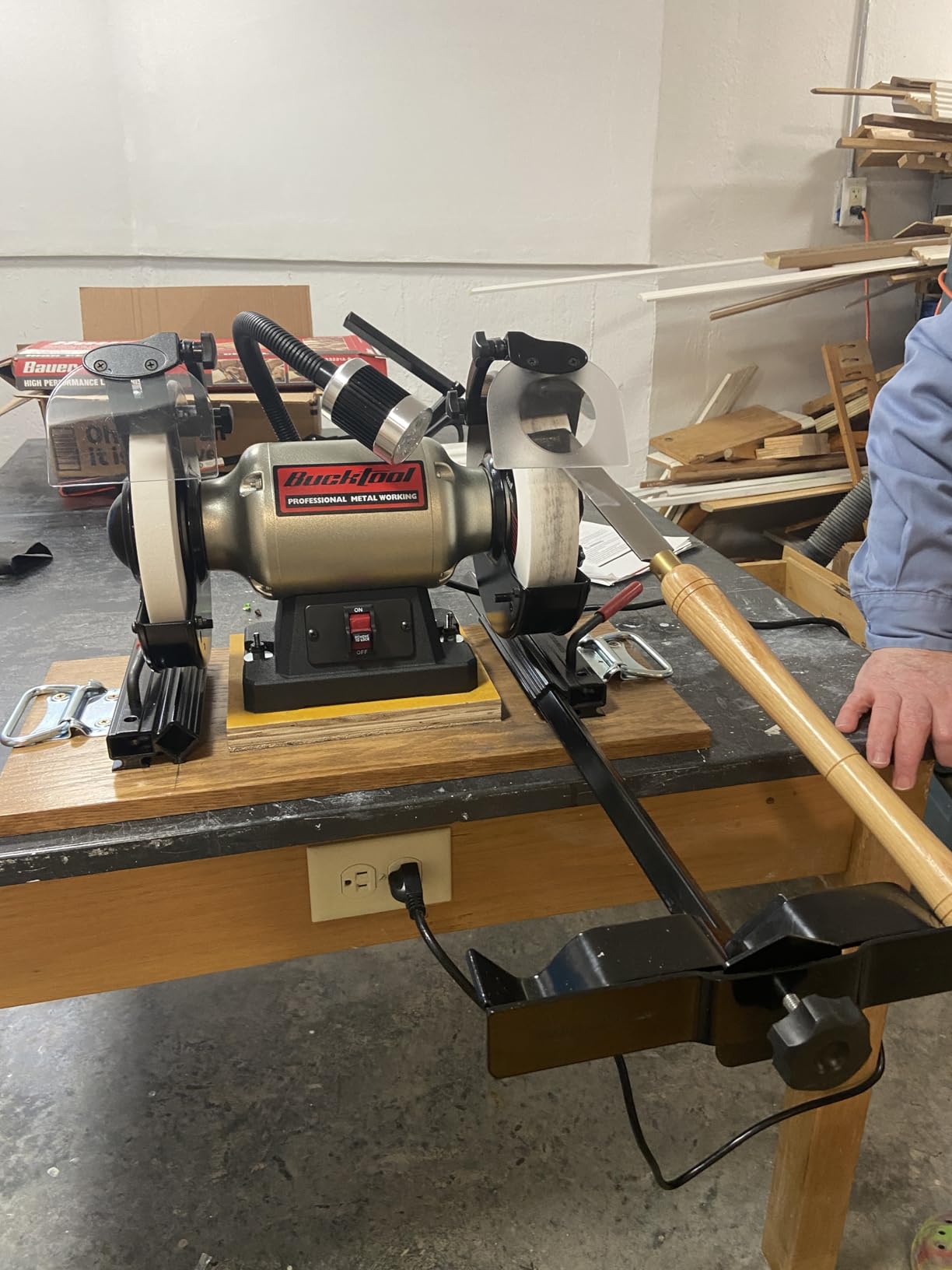 BUCKTOOL 8 Inch 3/4 HP Low-Speed Bench Grinder fit CBN Wheel Professional customer photo 1