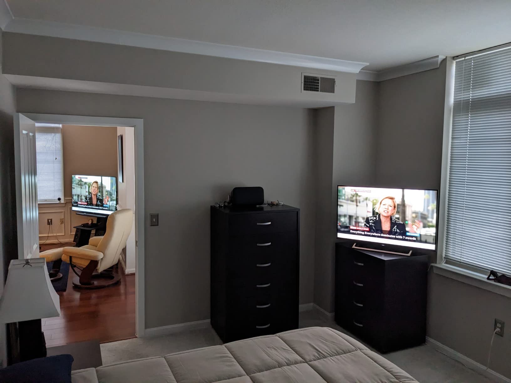 OREI 4K HDMI over Ethernet Extender Balun - HDBaseT UltraHD 4K @ 60Hz 4:4:4 CAT5e/6/7 Cable with HDR, CEC & IR Control, RS-232 Up to 400 Ft Loop Out POC Audio Out (UHD-EXB400R-K) customer photo 1