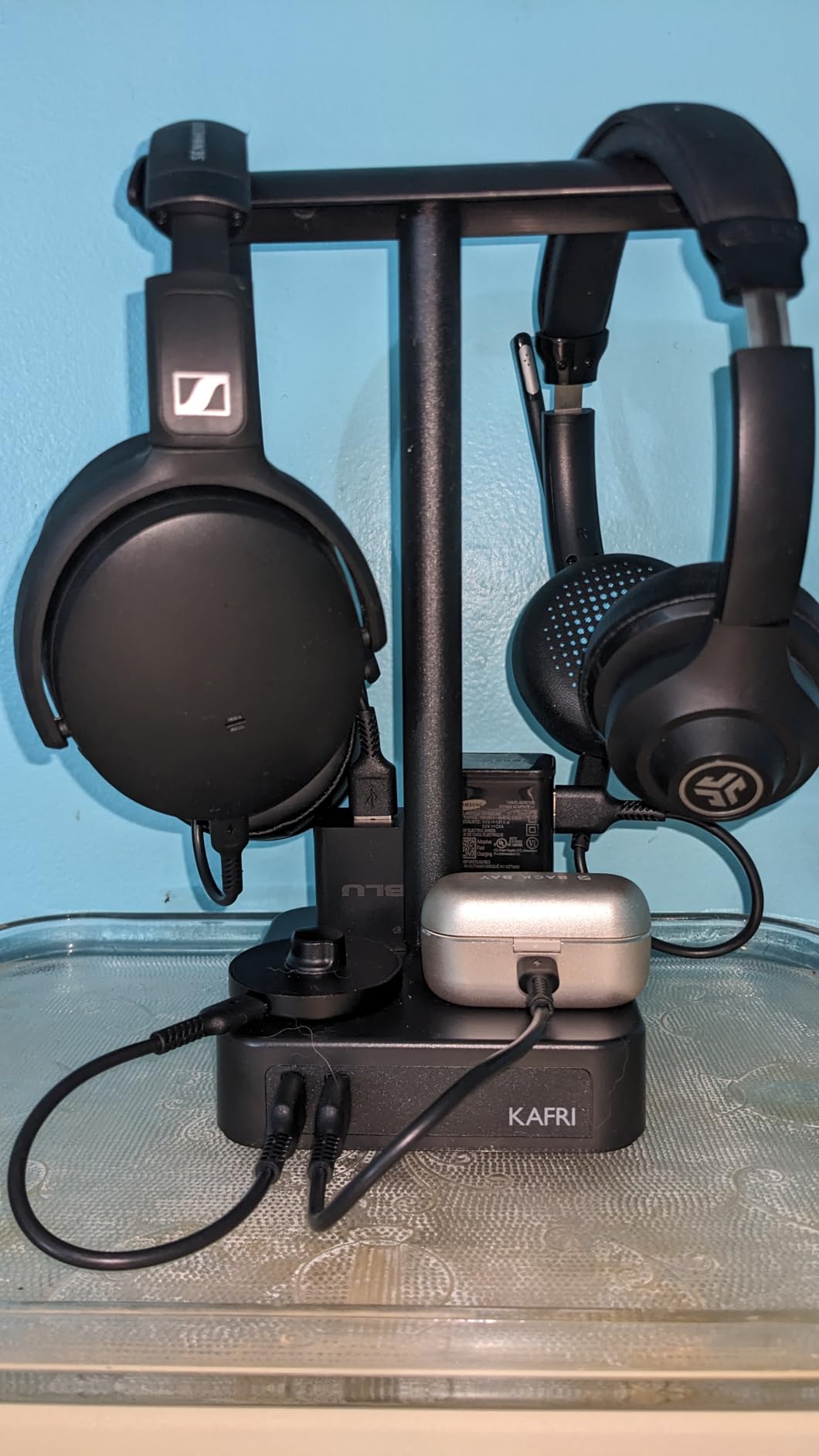 KAFRI Dual Headphone Stand with USB Charger Desk Gaming Double Headset Holder Hanger Rack with 2 USB Charging Port and 2 Outlet customer photo 2