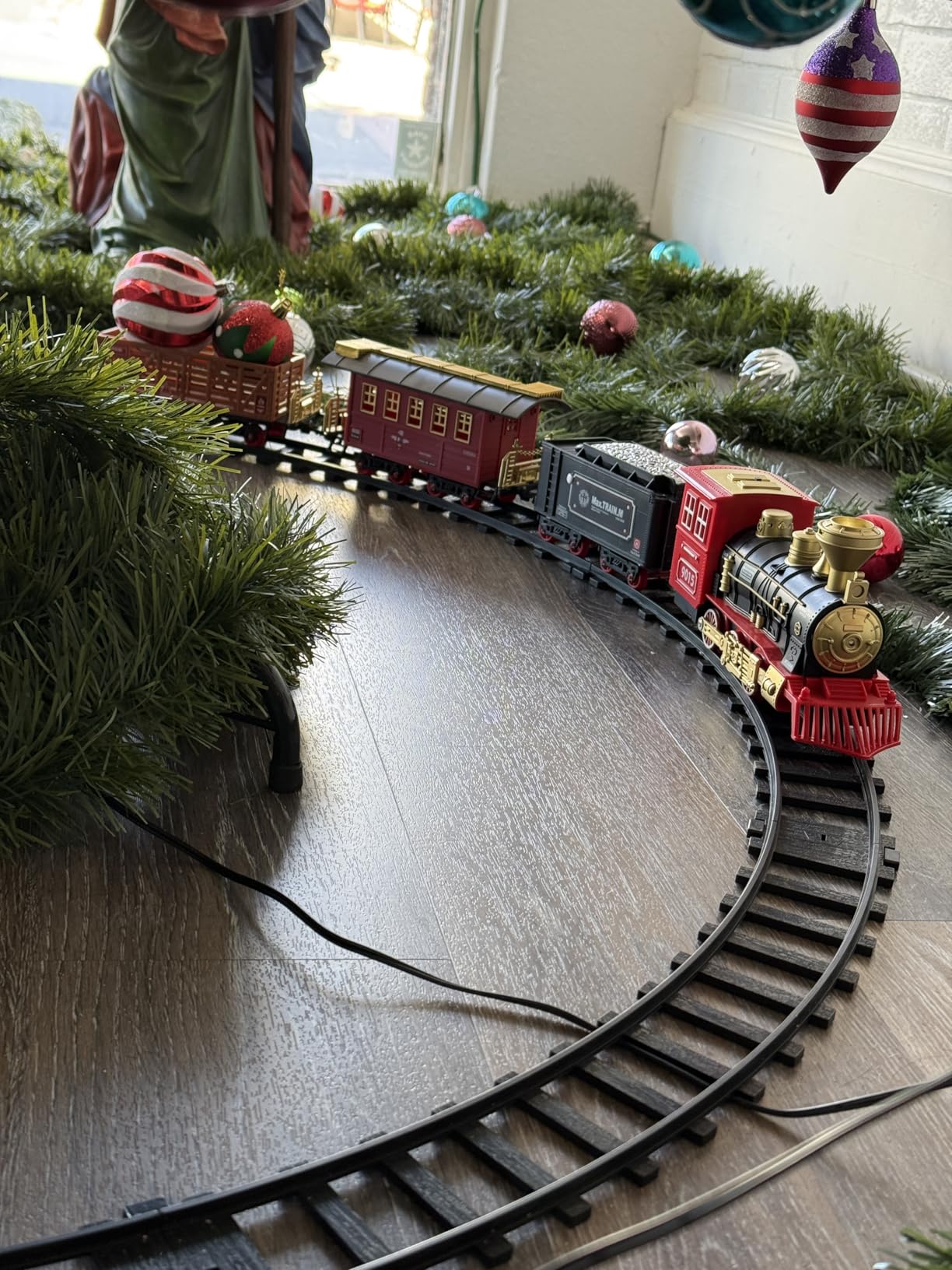 Hot Bee Train Set - Train Toys for Boys with Smokes, Lights and Sound, Toy Train Set for Under Christmas Tree, Toddler Model Trains for 3 4 5 6 7 8+ Years Old Kids Christmas Toys Gifts customer photo 2