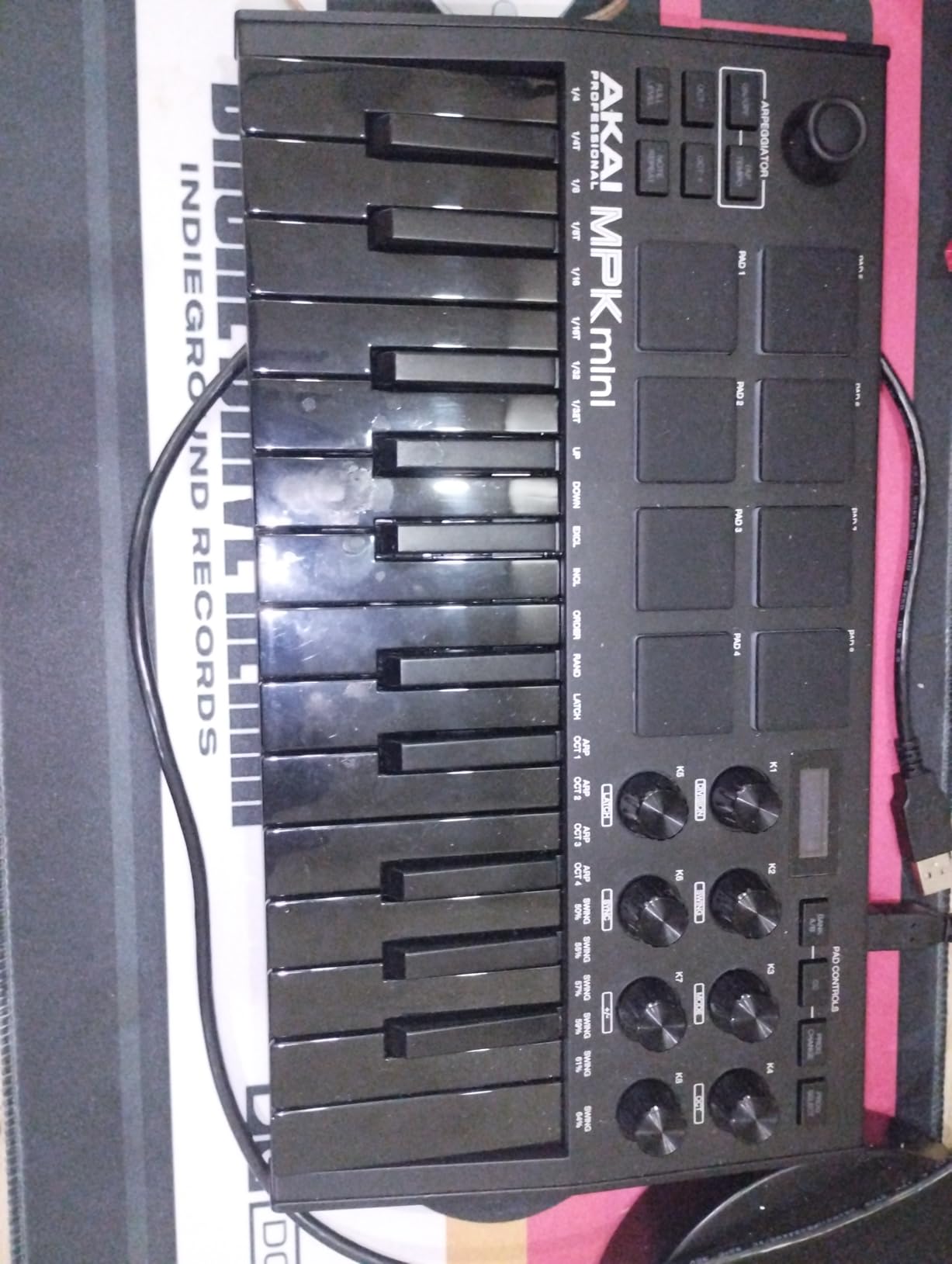 Akai Professional MPK Mini MK3 25 Key USB MIDI Keyboard Controller With 8 Backlit Drum Pads, 8 Knobs, Music Production Software and Native Instruments Sound Package (NKS Integration), Black customer photo 2