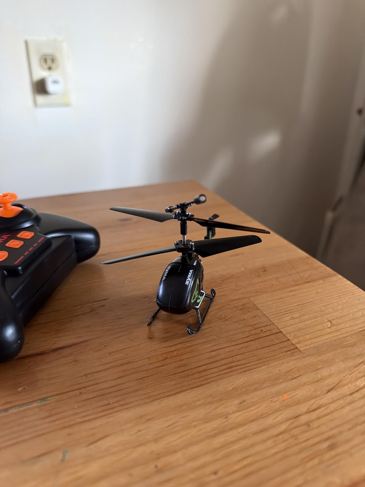 SYMA S100 Mini RC Helicopter with Gyro Stabilizer, Altitude Hold, 3.5 Channel, 5-7 Min Flight Time, Remote Control Helicopter Toy for Boys and Girls customer photo 2