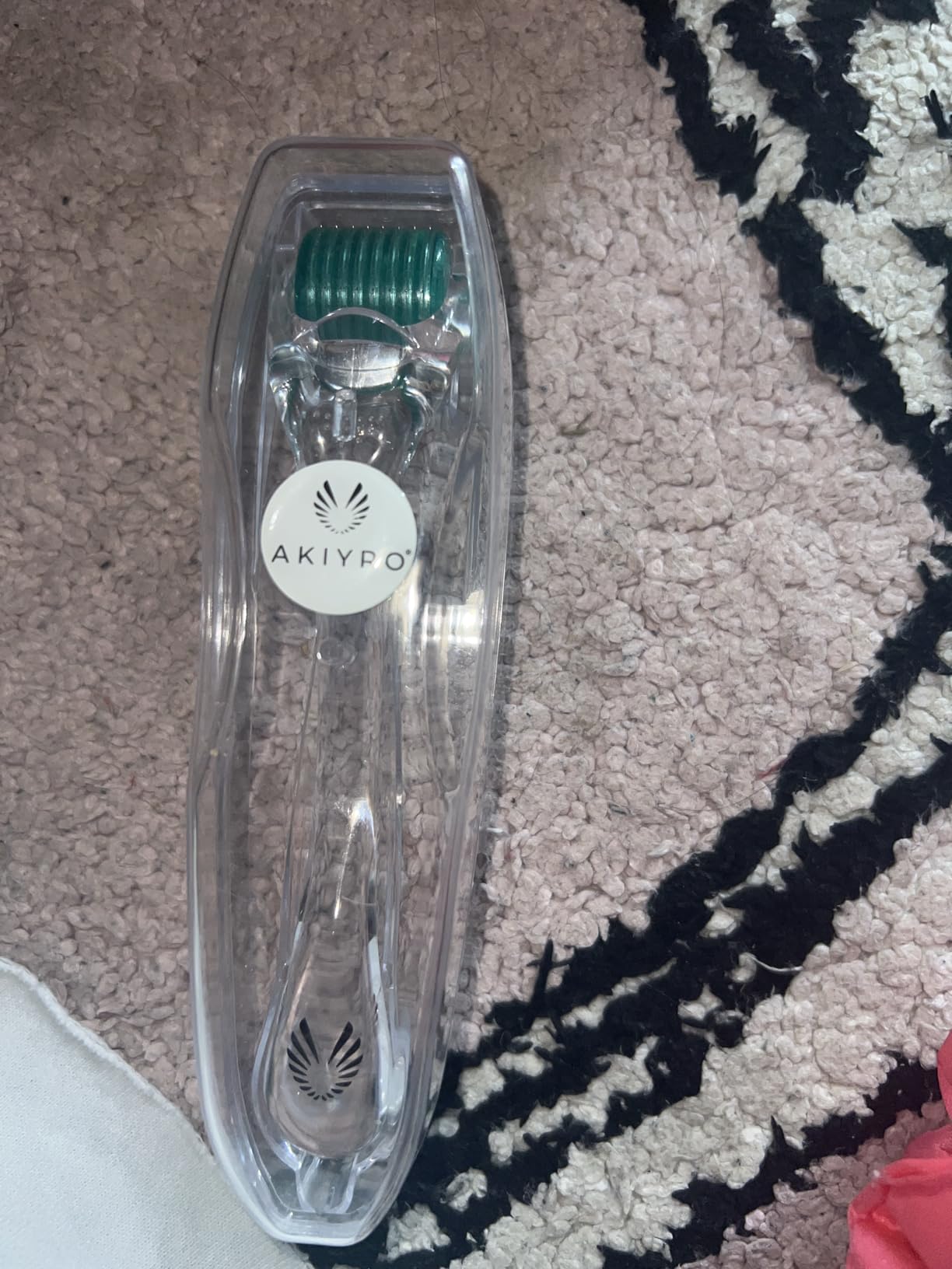 Derma Roller 0.30mm - Microneedle Roller with Storage Case - 192 Micro Needling Dermal Tool for Face, Beard, Scalp & Body - At Home Microneedling Skin Care for Women & Men (Green) customer photo 1