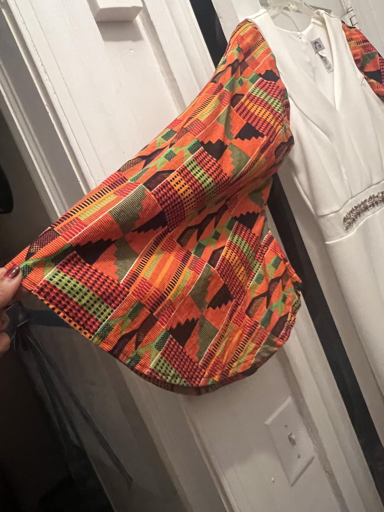 Brother CS7000X Computerized Sewing and Quilting Machine, 70 Built-in Stitches, LCD Display, Wide Table, 10 Included Feet, White customer photo 1