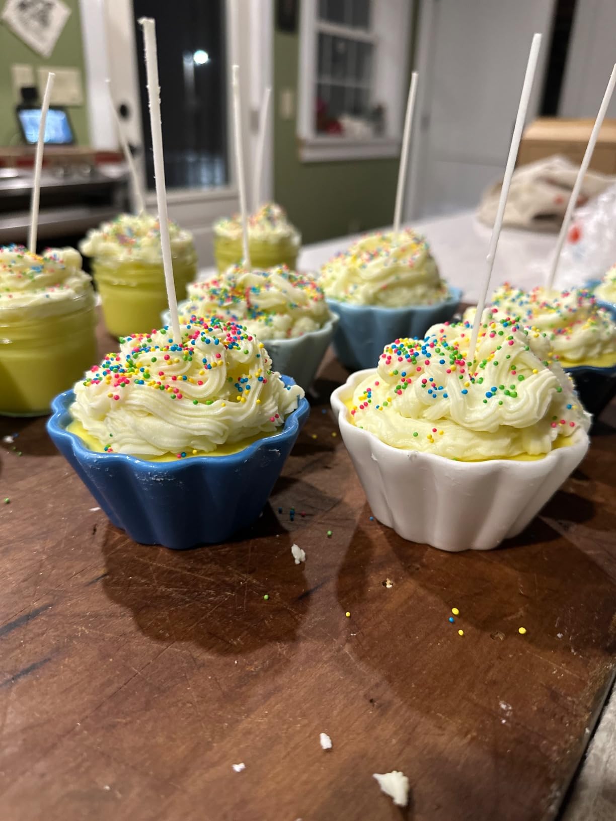 Candle Making Pouring Pot, 32oz Double Boiler Wax Melting Pot, 304 Stainless Steel Candle Making Pitcher with Heat-Resistant Handle and Dripless Pouring Spout Design customer photo 2