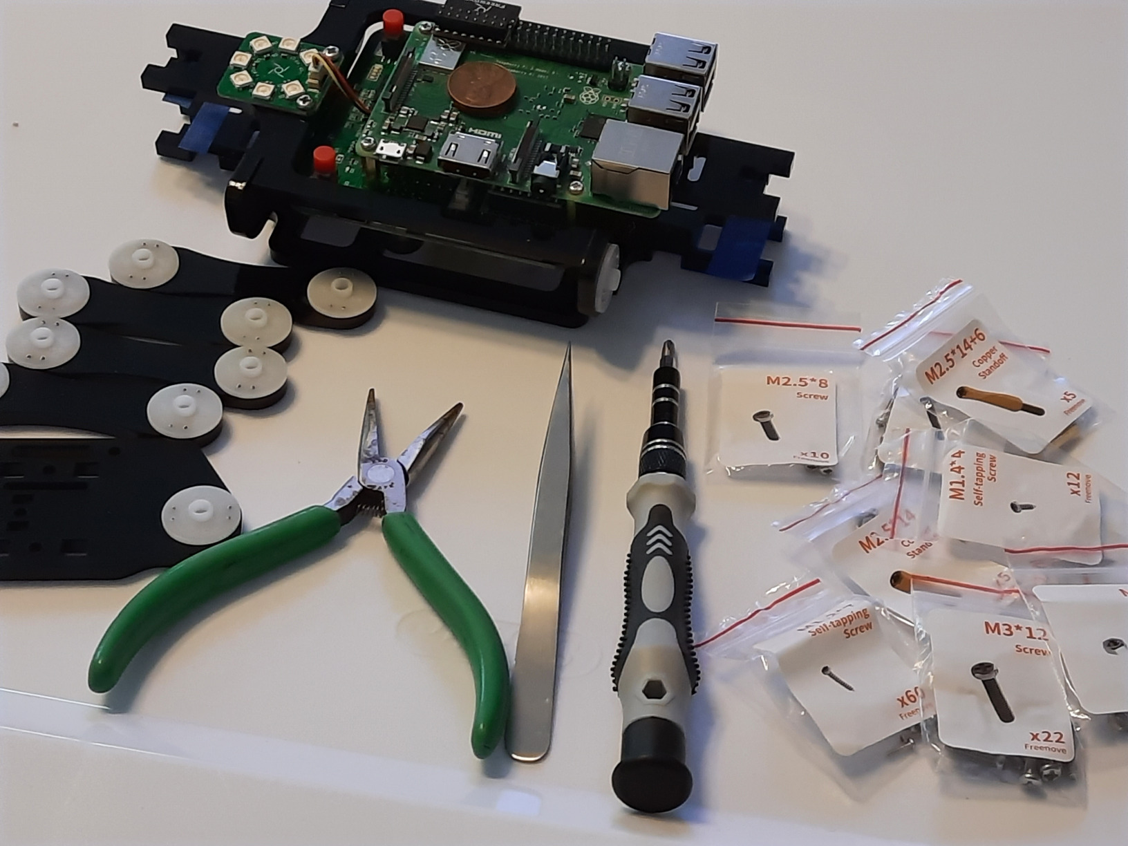 FREENOVE Robot Dog Kit for Raspberry Pi 5 4 B 3 B+ Zero 2 W, Walking, Self Balancing, Face Recognition, Ball Tracing, Ultrasonic Ranging, App Control, Camera, Servo customer photo 1