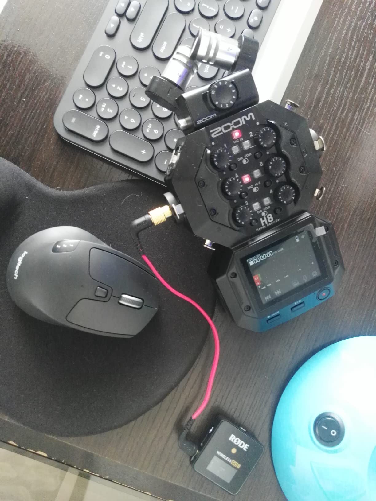 Zoom H8 Handheld Recorder for Musicians, Filmmakers & Podcasters with Stereo Microphones, 6 Inputs, 12 Tracks, Touchscreen, USB Audio Interface, Battery Powered customer photo 2