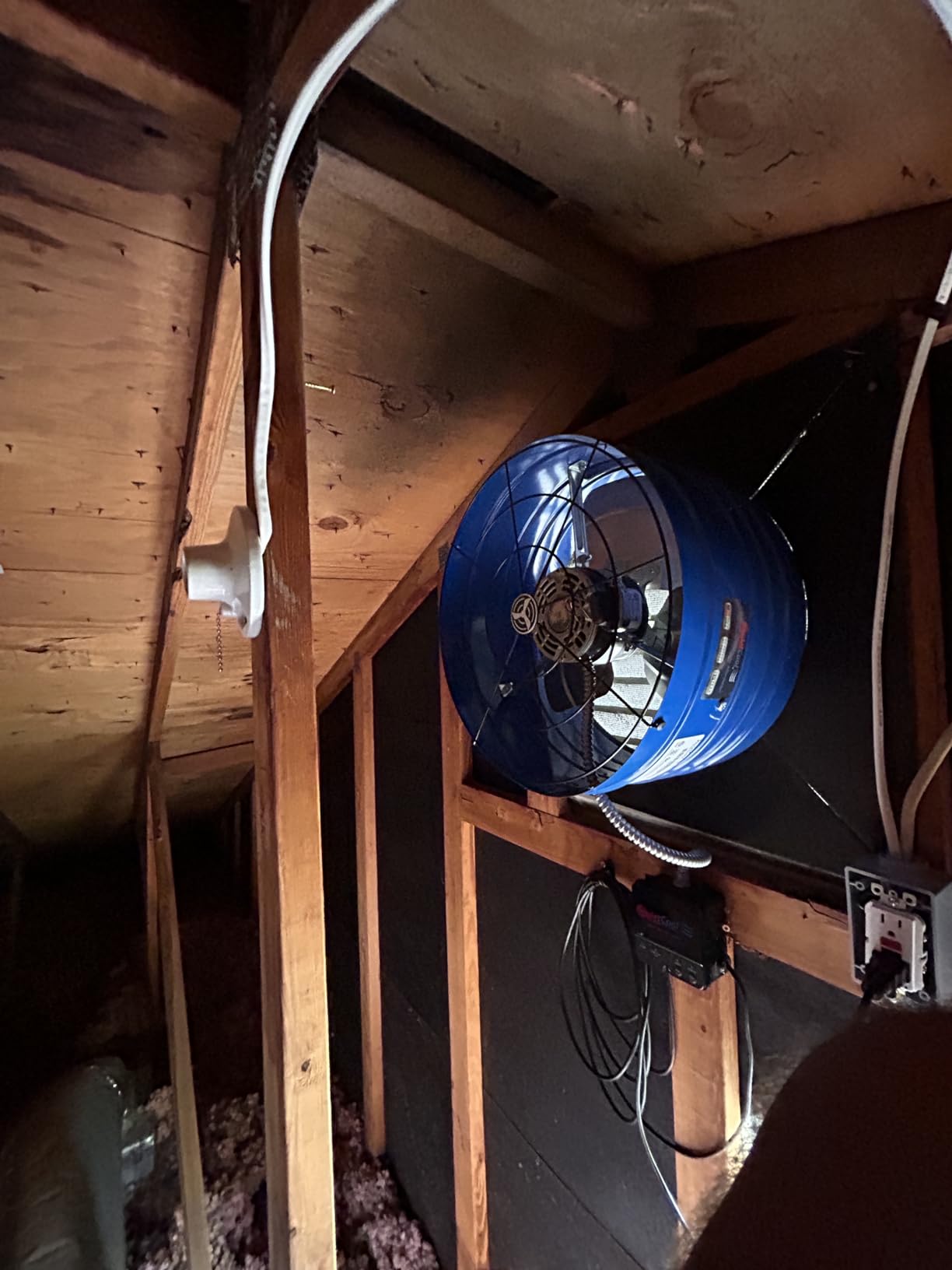 Quietcool AFG SMT PRO-2.0 Smart Attic Fan for Gable Vents - 1945 CFM - Smart App Control - Thermostat & Humidistat - 20ft Power Cord - Plug-and-play - Two Speed customer photo 1