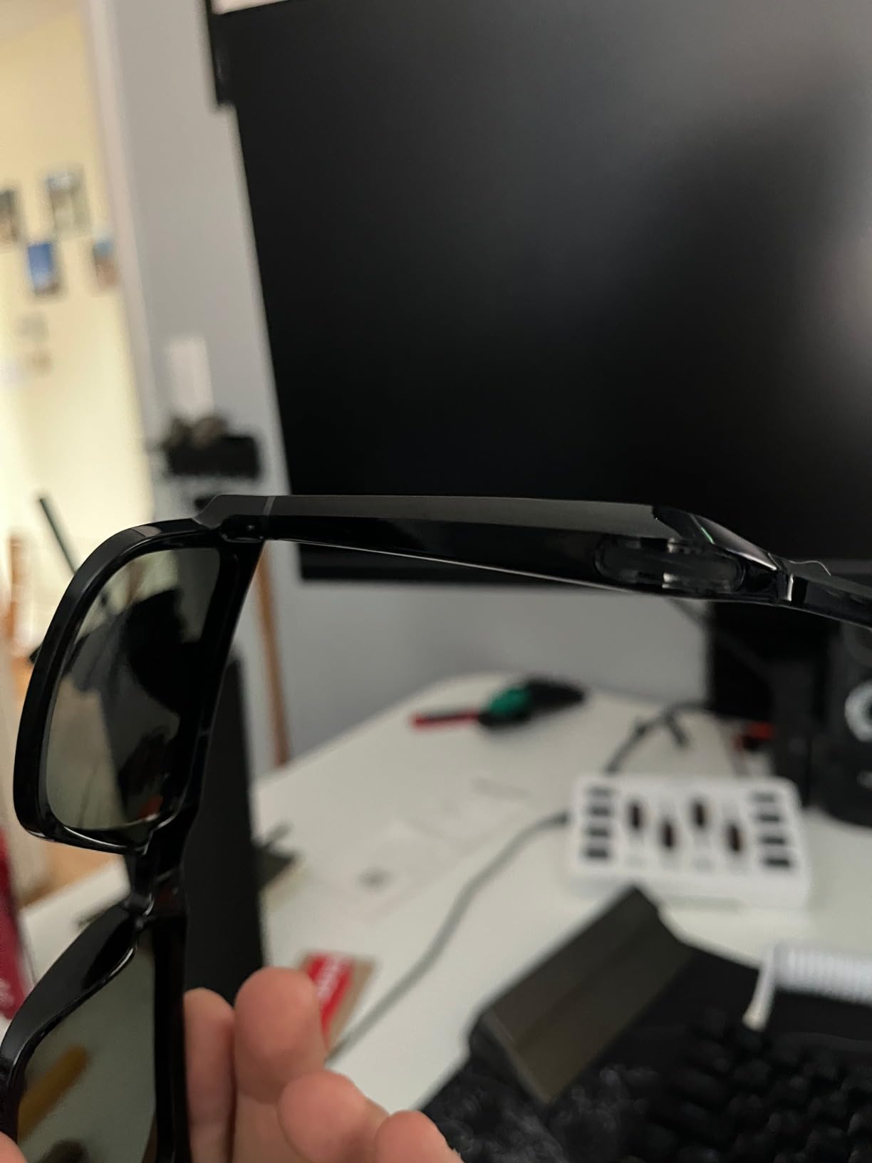 Bose Frames Tenor Smart Glasses - Bluetooth Audio Sunglasses with Open Ear Headphones customer photo 2