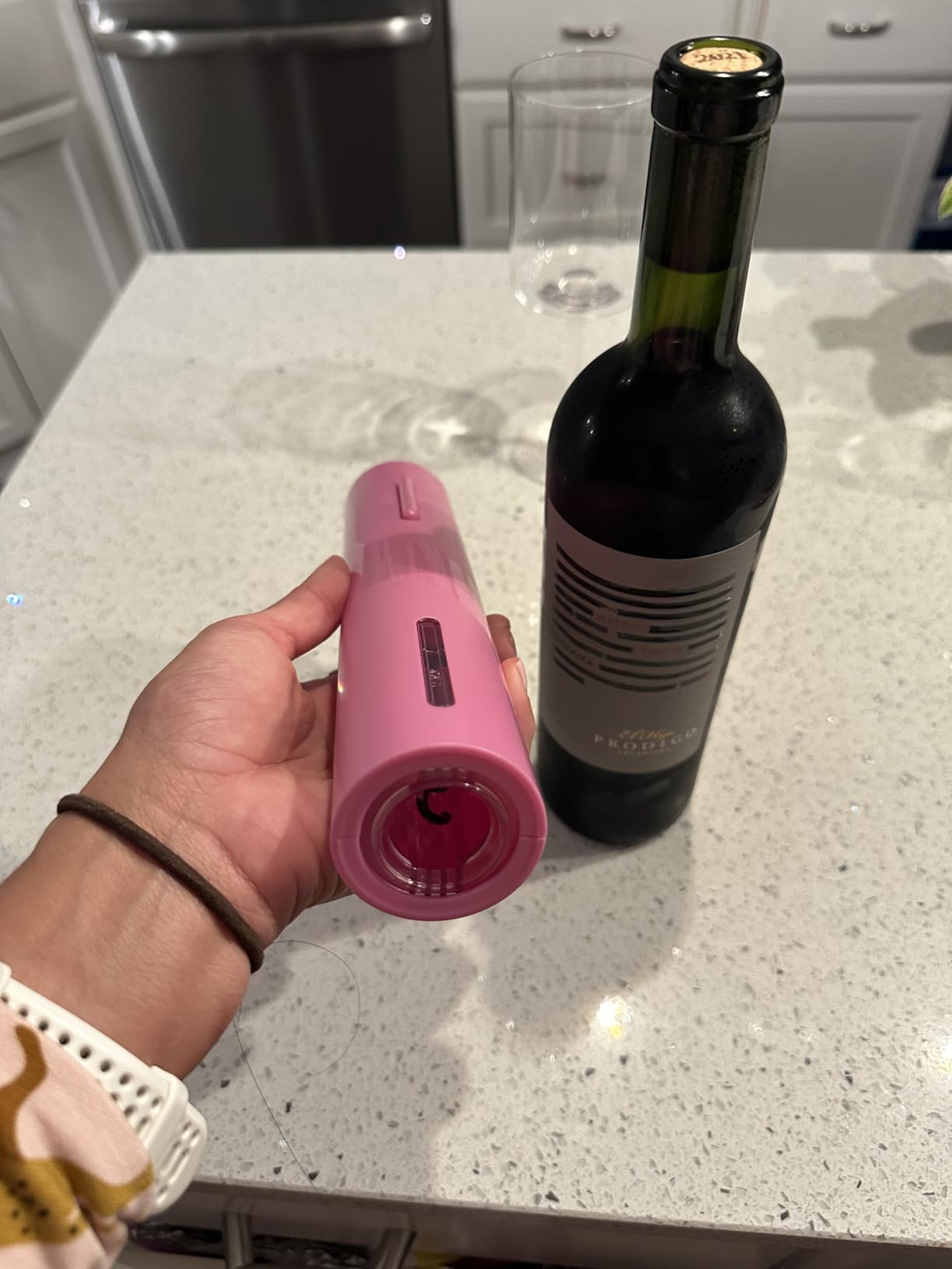 COKUNST Electric Wine Opener, Battery Operated Wine Bottle Openers with Foil Cutter, One-click Button Corkscrew Remover for Home Kitchen Party Wedding customer photo 1