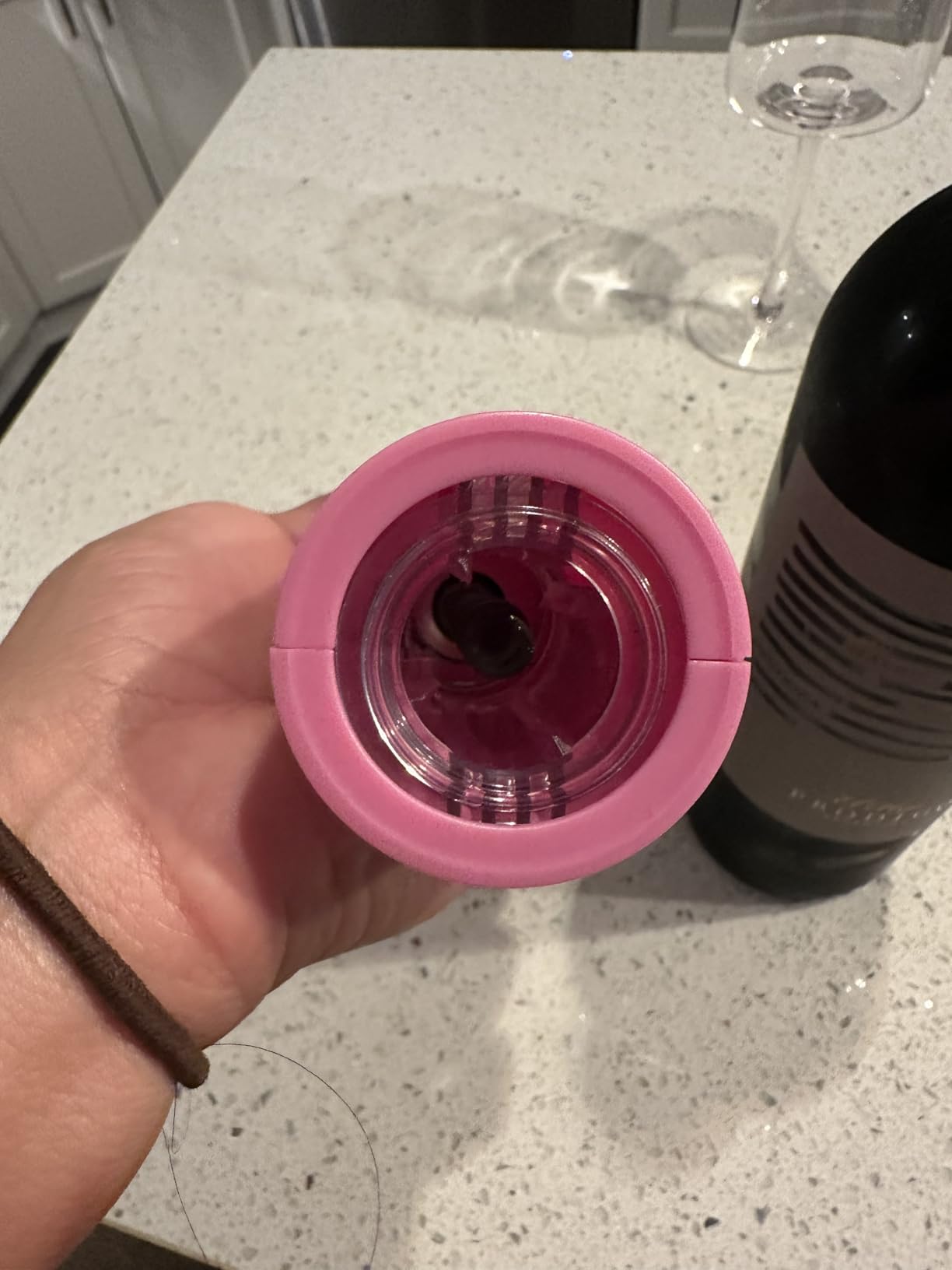 COKUNST Electric Wine Opener, Battery Operated Wine Bottle Openers with Foil Cutter, One-click Button Corkscrew Remover for Home Kitchen Party Wedding customer photo 2