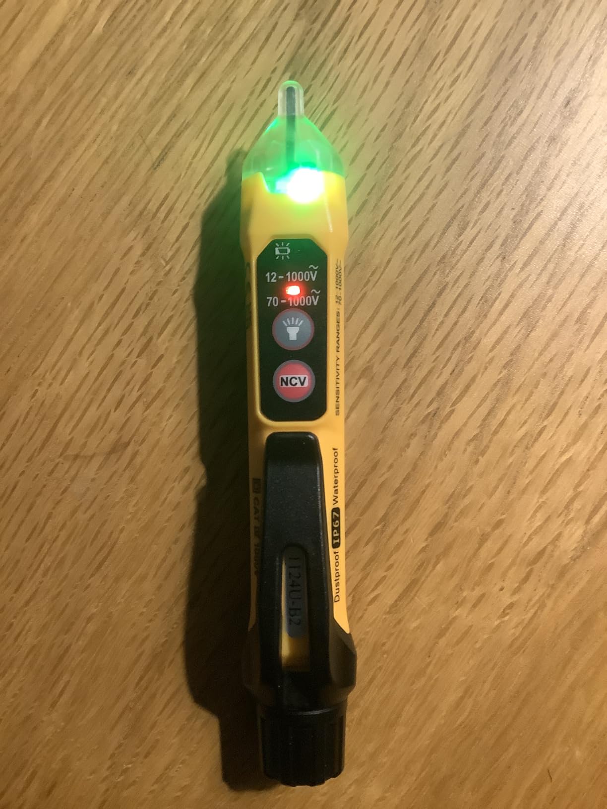 Klein Tools NCVT3P Dual Range Non Contact Voltage Tester, 12 - 1000V AC Pen, Flashlight, Audible and Flashing LED Alarms, Pocket Clip customer photo 2