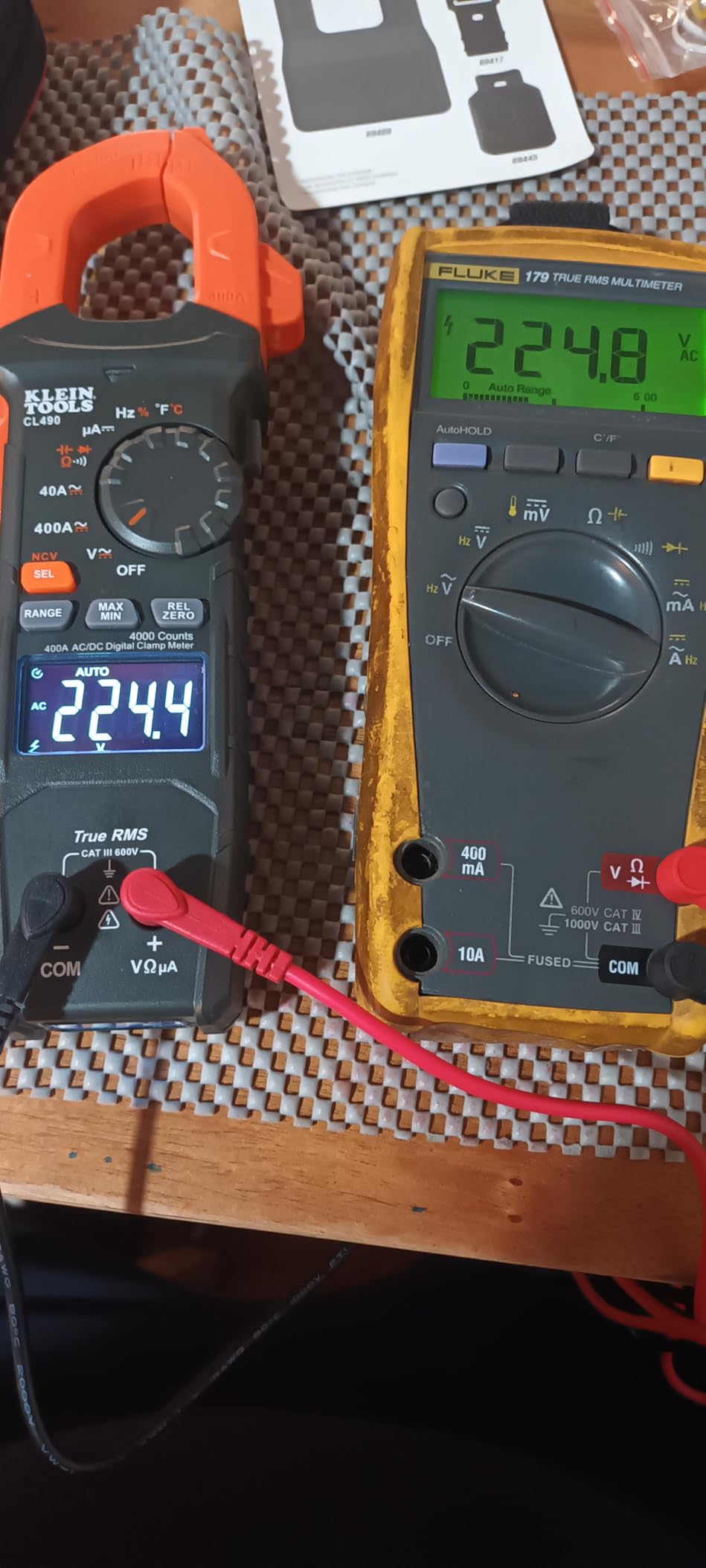 Klein Tools CL390 AC/DC Digital Clamp Meter, Auto-Ranging, 400 Amp, NCVT Tester, Hi-Viz LCD Display, TRMS, Continuity Resistance, Temperature and More customer photo 2