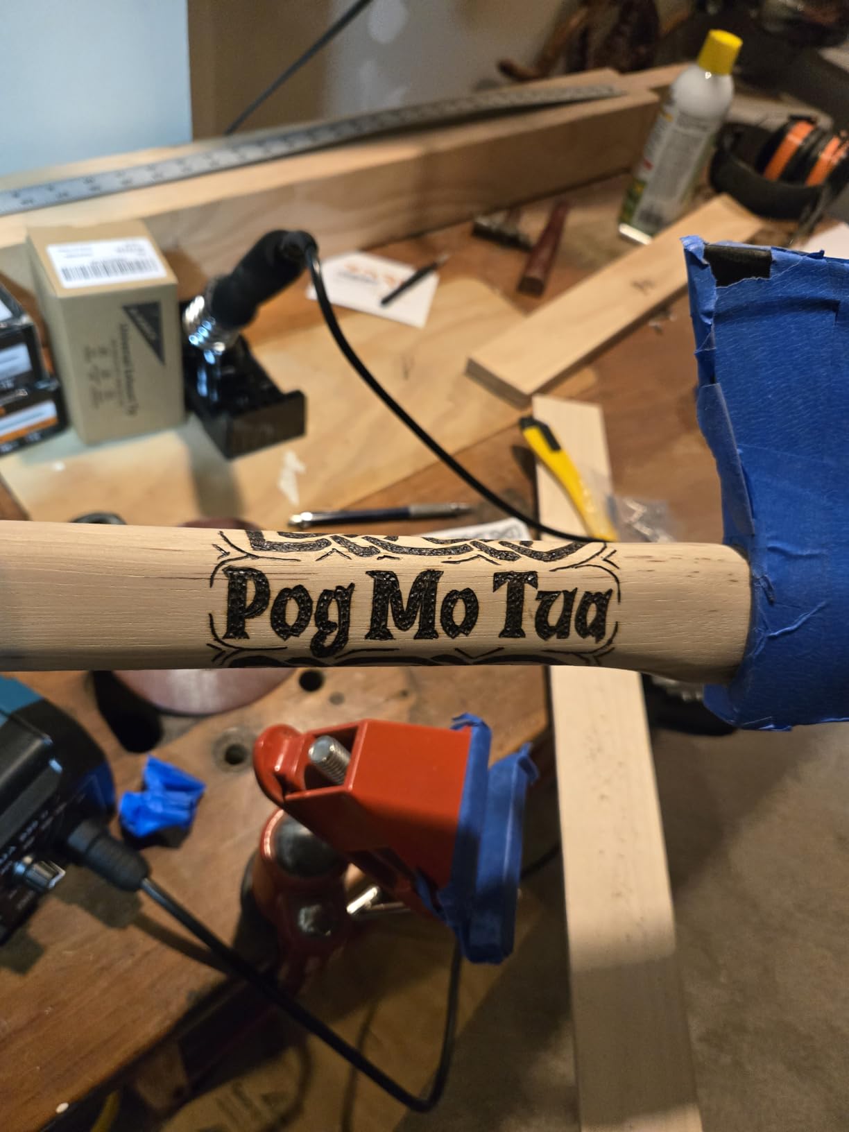 YIHUA 939-II Wood Burning Kit Station Pyrography Pen 250~750℃ Temperature Adjustable with 20 Wire Nibs, 1 Stable Pen Holder, 2 Stencils, 2 Scrap Wood (Blue) customer photo 1