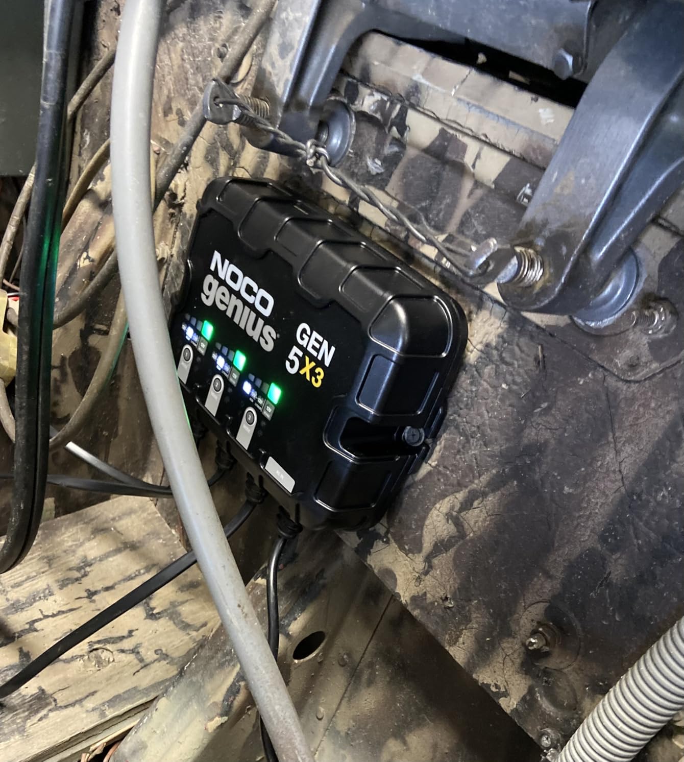 NOCO Genius GEN5X3: 3-Bank, 15A Onboard Battery Charger - 5A Per Bank, 12V Waterproof Marine Charger with Overcharge Protection & Temperature Compensation - for Lead-Acid & Lithium Batteries customer photo 1