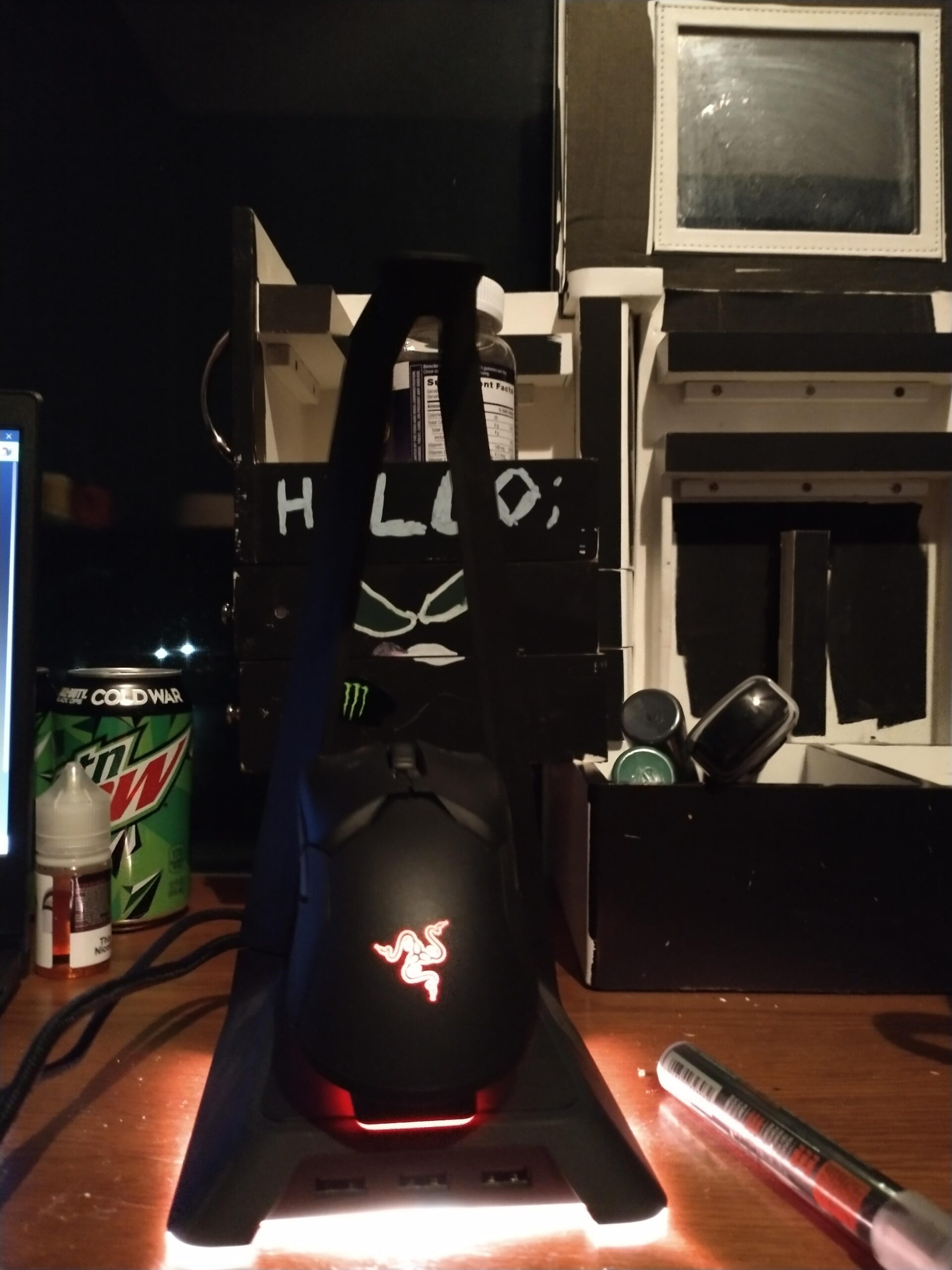 Razer Base Station V2 Chroma Headphone Headset Stand Holder Chroma RGB Lighting Taller Stand and Anti-Slip Ledge USB Charging Ports Anti-Slip Rubber Base 3.5mm Port plus Built-in DAC Black customer photo 1