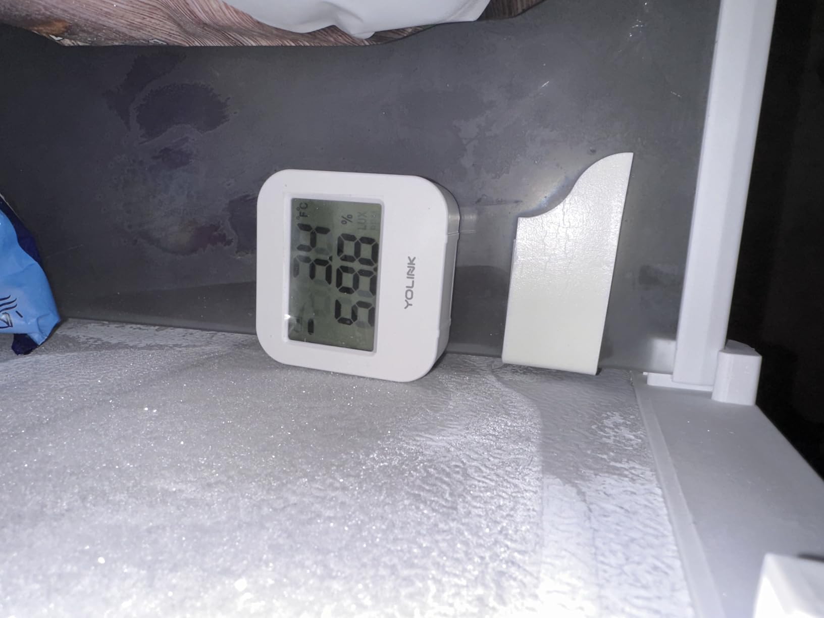 Smart Wireless Temperature Sensor/Humidity Sensor Wide Range (-22 to 158 Degrees) for Fridge Monitoring Pet Cage/Tank Monitoring, Smartphone Alerts, Compatible with Alexa IFTTT - Hub Included customer photo 1