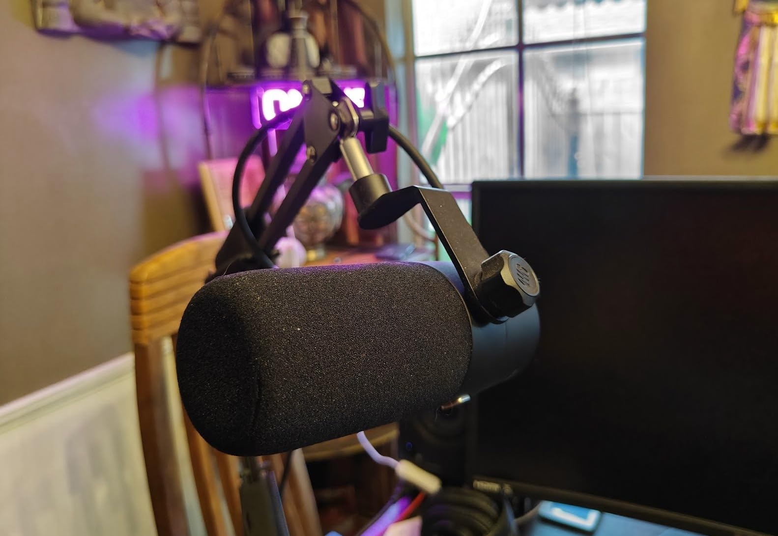 PreSonus PD-70 Dynamic Vocal Microphone for Broadcast, Podcasting, and Live Streaming customer photo 2