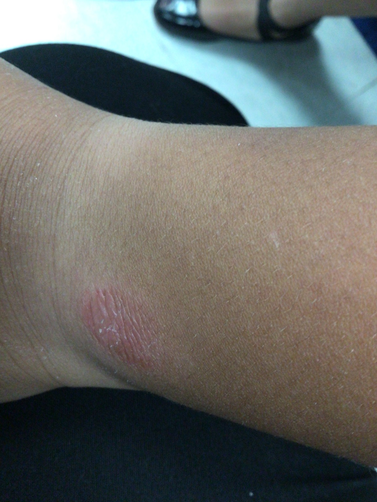 Garmin vivofit jr. 3, Fitness Tracker for Kids, Includes Interactive App Experience, Swim-Friendly, Up to 1-Year Battery Life, Lilac Floral customer photo 2