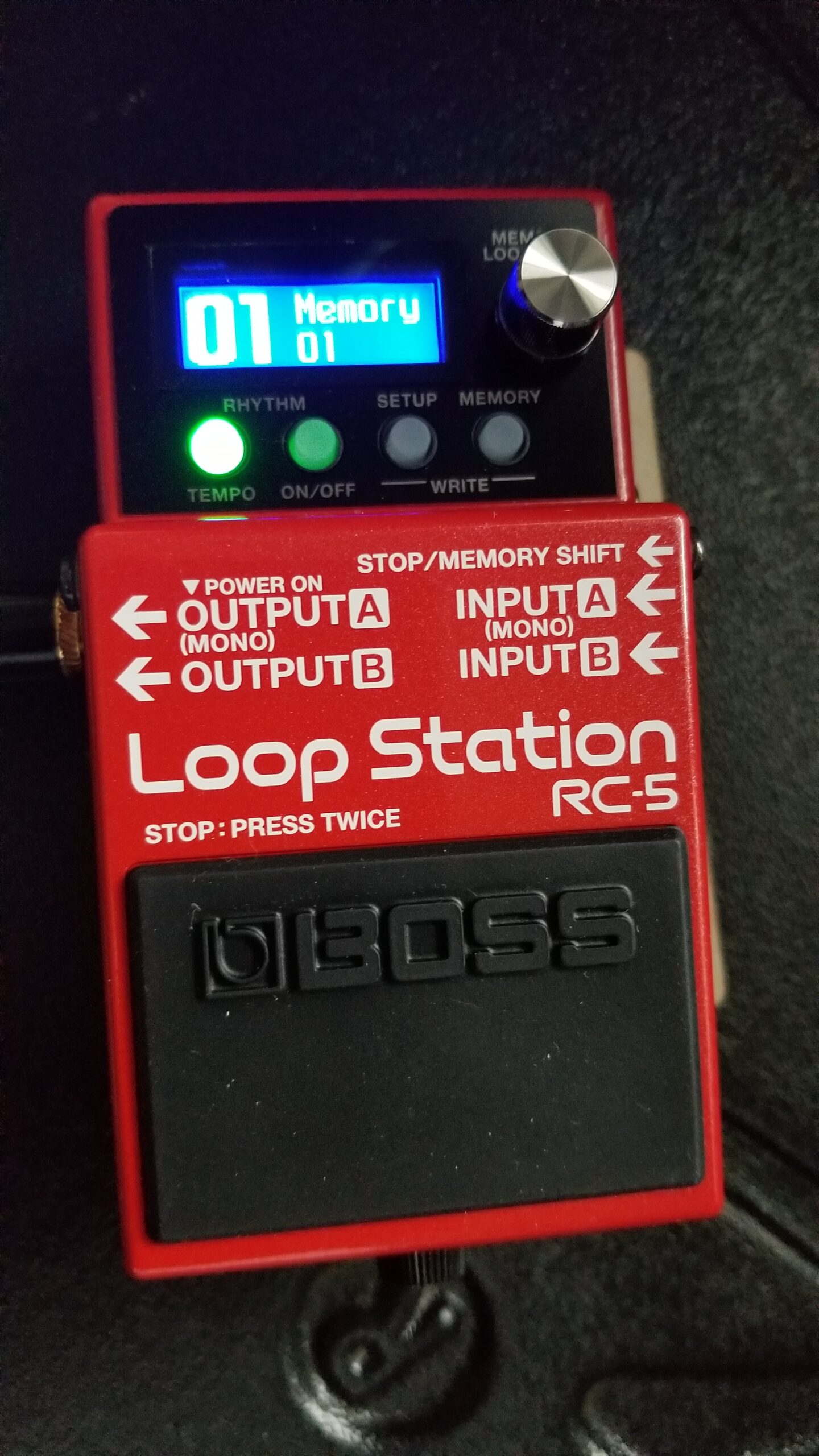 BOSS RC-5 Loop Station | Advanced Looping Features in a Compact Pedal | 32-Bit AD/DA and 32-bit Floating-Point Processing | 13 Hours Record Time | Multi-Color LCD | MIDI/IO & USB Connectivity customer photo 1