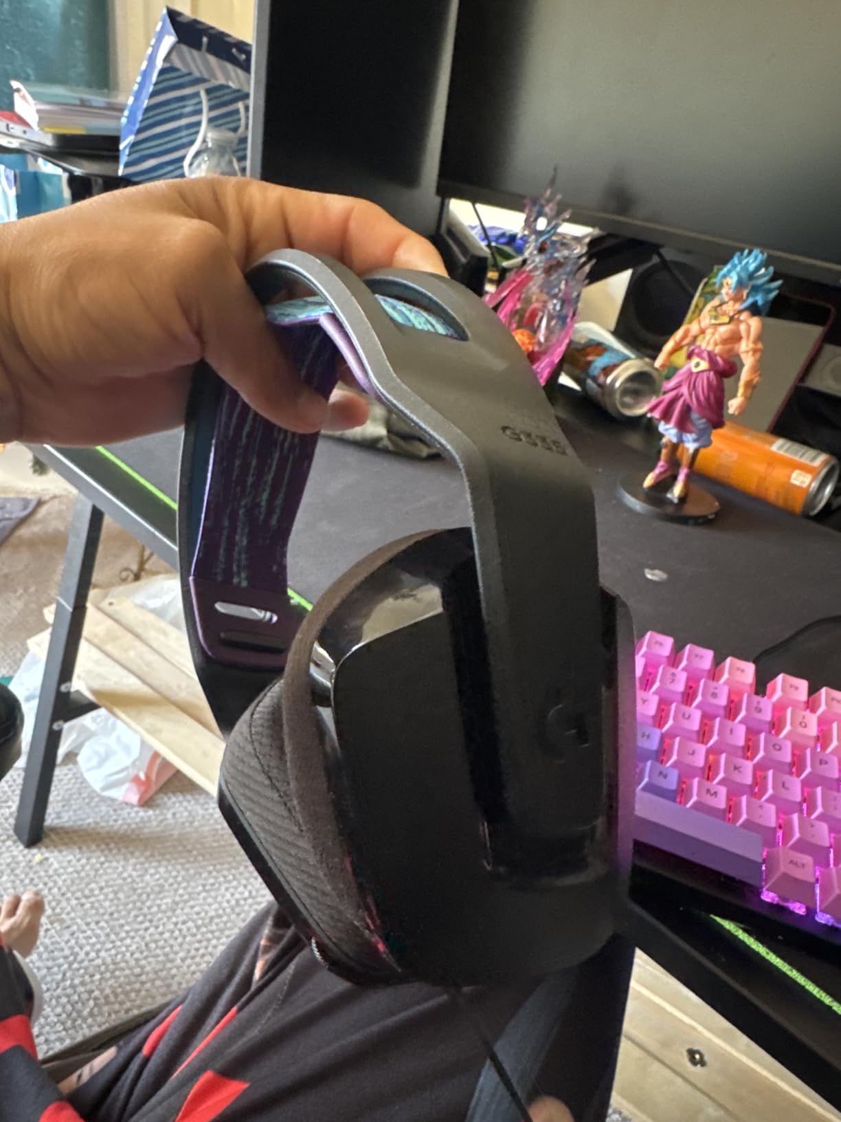 Logitech G335 Wired Gaming Headset, with Flip to Mute Microphone, 3.5mm Audio Jack, Memory Foam Earpads, Lightweight, Compatible with PC, PlayStation, Xbox, Nintendo Switch/Switch 2 - Black customer photo 2