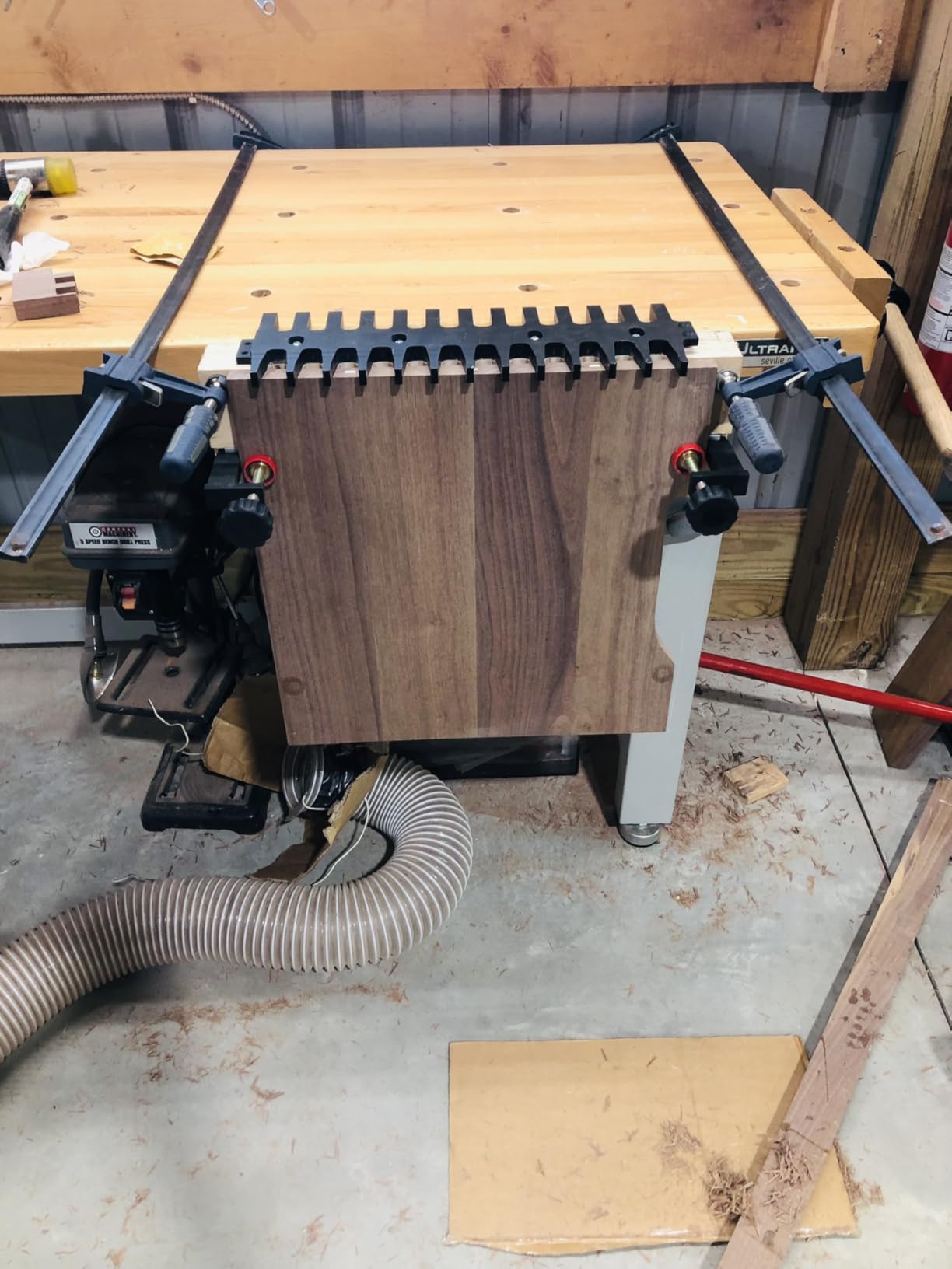 Peachtree Dovetail Jig Master System with Two Anodized Aluminum Tracks, Two Clamps, One Flush Trim Router Bit, One Dovetail Router Bit and Extendable Aluminum Jig Template customer photo 2