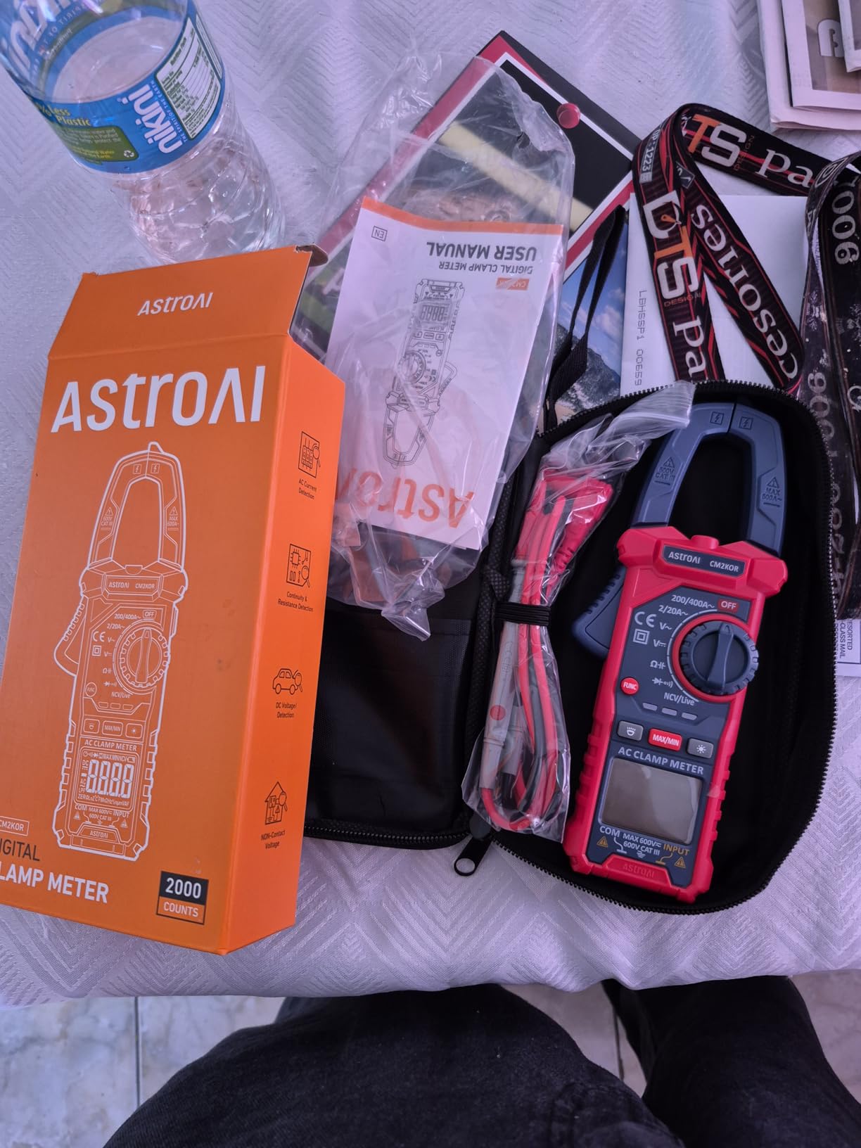 AstroAI Digital Clamp Meter Multimeter 4000 Counts Auto-ranging Amp Tester Measuring AC/DC Voltage & Current, Resistance, Capacitance, Frequency, Continuity, Live Wire Test, NCV Detection, Blue customer photo 2