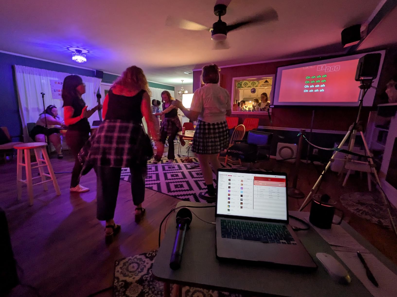 Phenyx Pro Wireless Microphone System, Metal Wireless Mic Set, Handheld Cordless Dynamic Microphones for Singing, Karaoke, Church, 2x30 UHF Tunable Frequencies, 200 ft Range (PTU-52-2H) customer photo 1