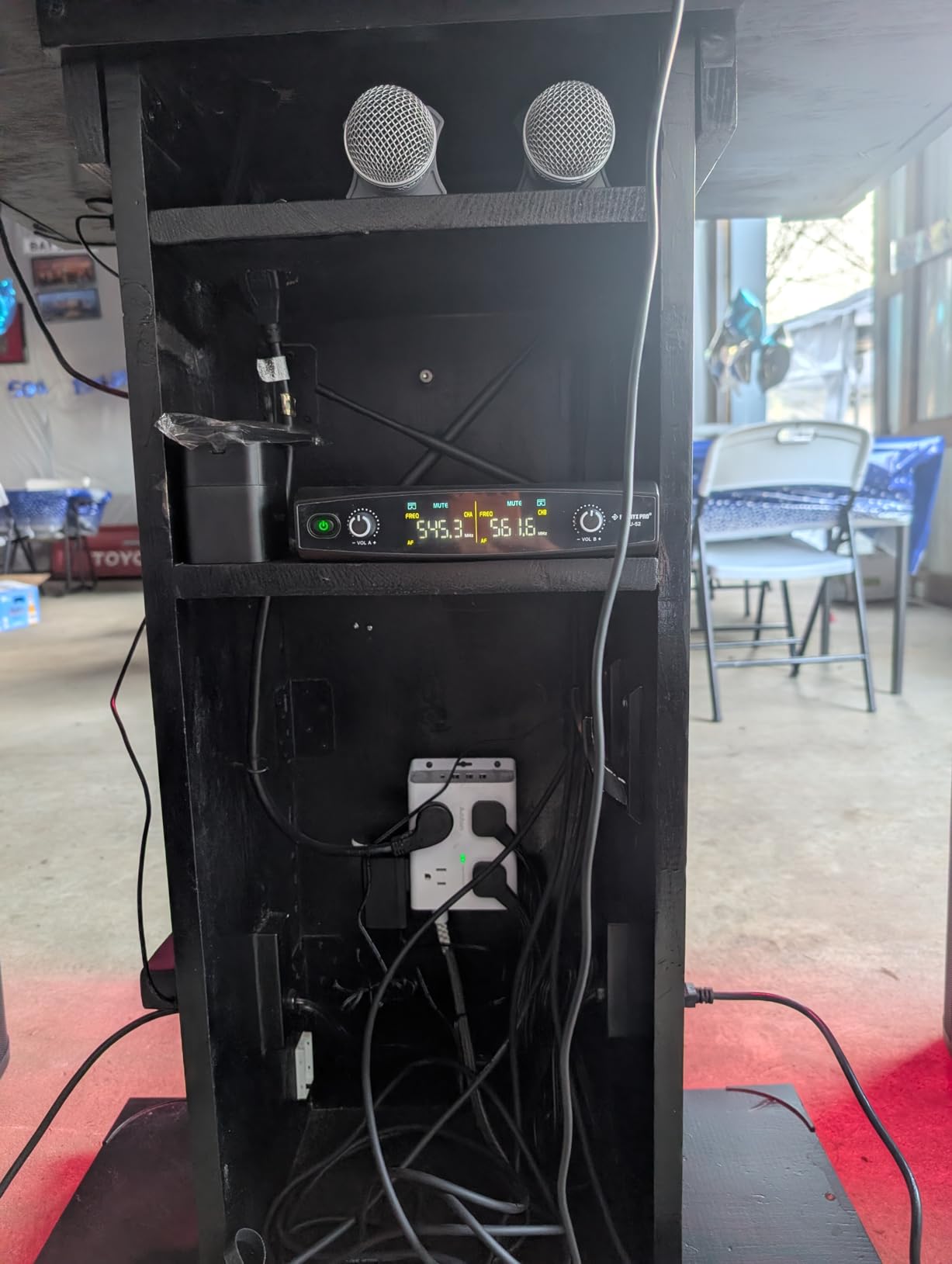 Phenyx Pro Wireless Microphone System, Metal Wireless Mic Set, Handheld Cordless Dynamic Microphones for Singing, Karaoke, Church, 2x30 UHF Tunable Frequencies, 200 ft Range (PTU-52-2H) customer photo 2