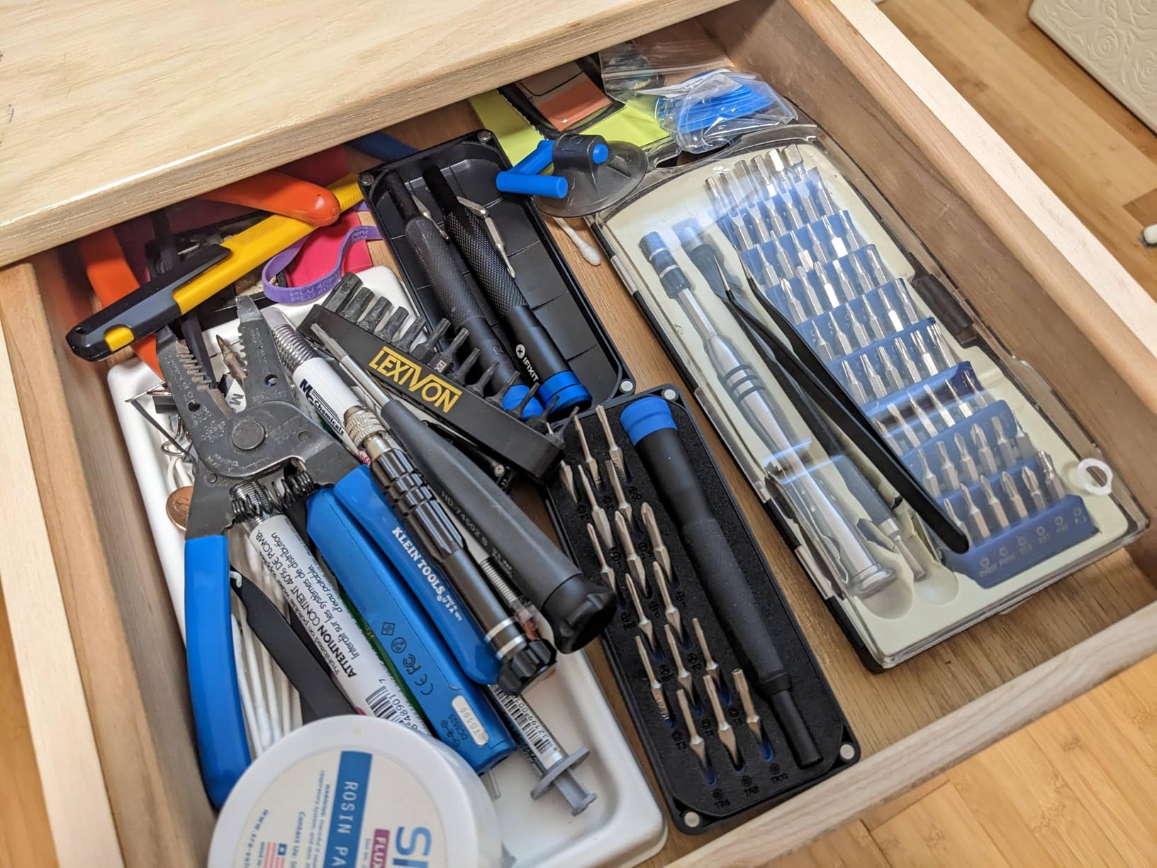 iFixit Minnow Driver Kit: Pocket-Sized Screwdriver + Portable Bit Set customer photo 1