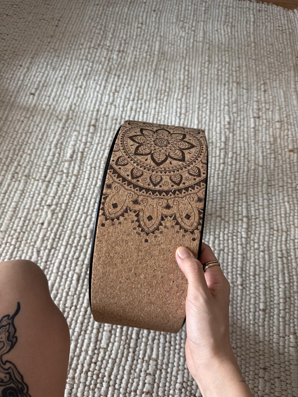 Navaris Cork Yoga Wheel - Prop for Stretching, Flexibility, Back Bends - Helps Deepen Poses and Stretch Back, Shoulders, Chest - 13