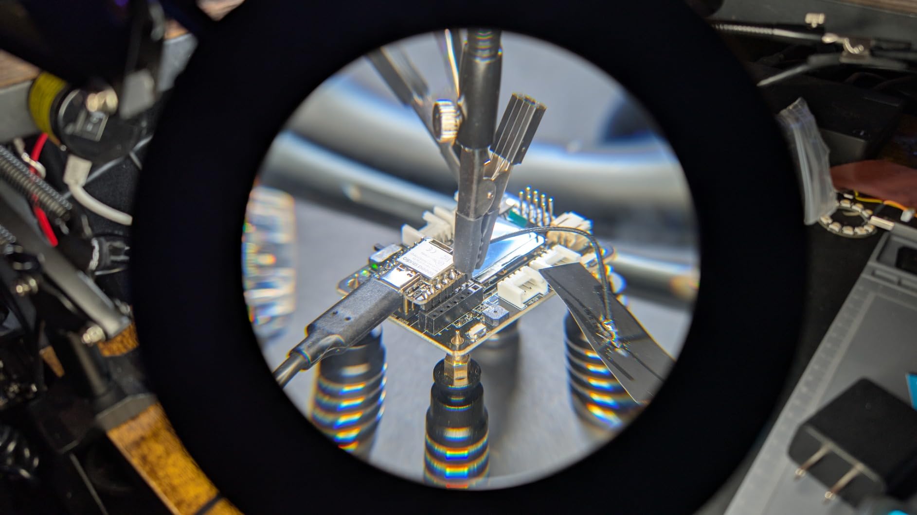 NOEVSBIG Magnetic Helping Hands Soldering Station with Large & Heavy Duty Base, 2.16-inch Jaw Opening Soldering Clamp, 4 PCB Holders, 4 Flexible Arms customer photo 1