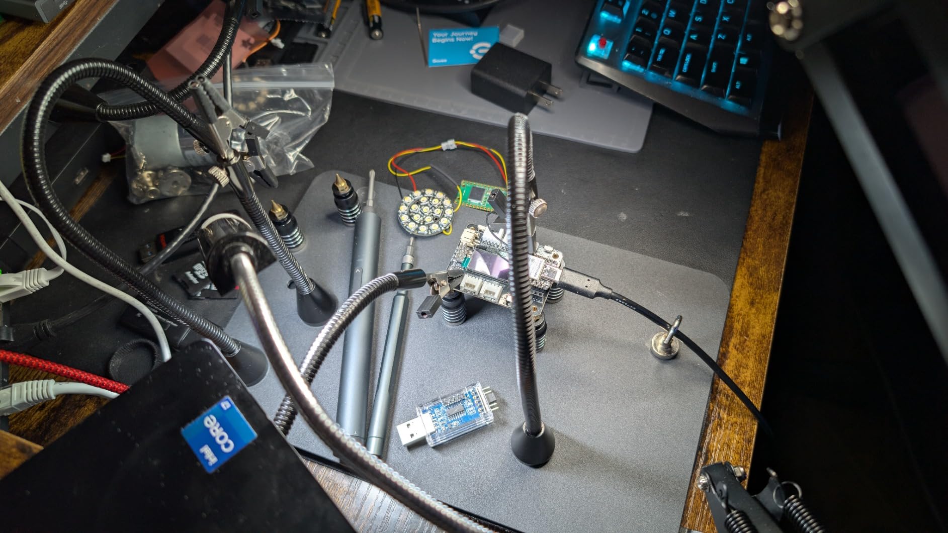 NOEVSBIG Magnetic Helping Hands Soldering Station with Large & Heavy Duty Base, 2.16-inch Jaw Opening Soldering Clamp, 4 PCB Holders, 4 Flexible Arms customer photo 2