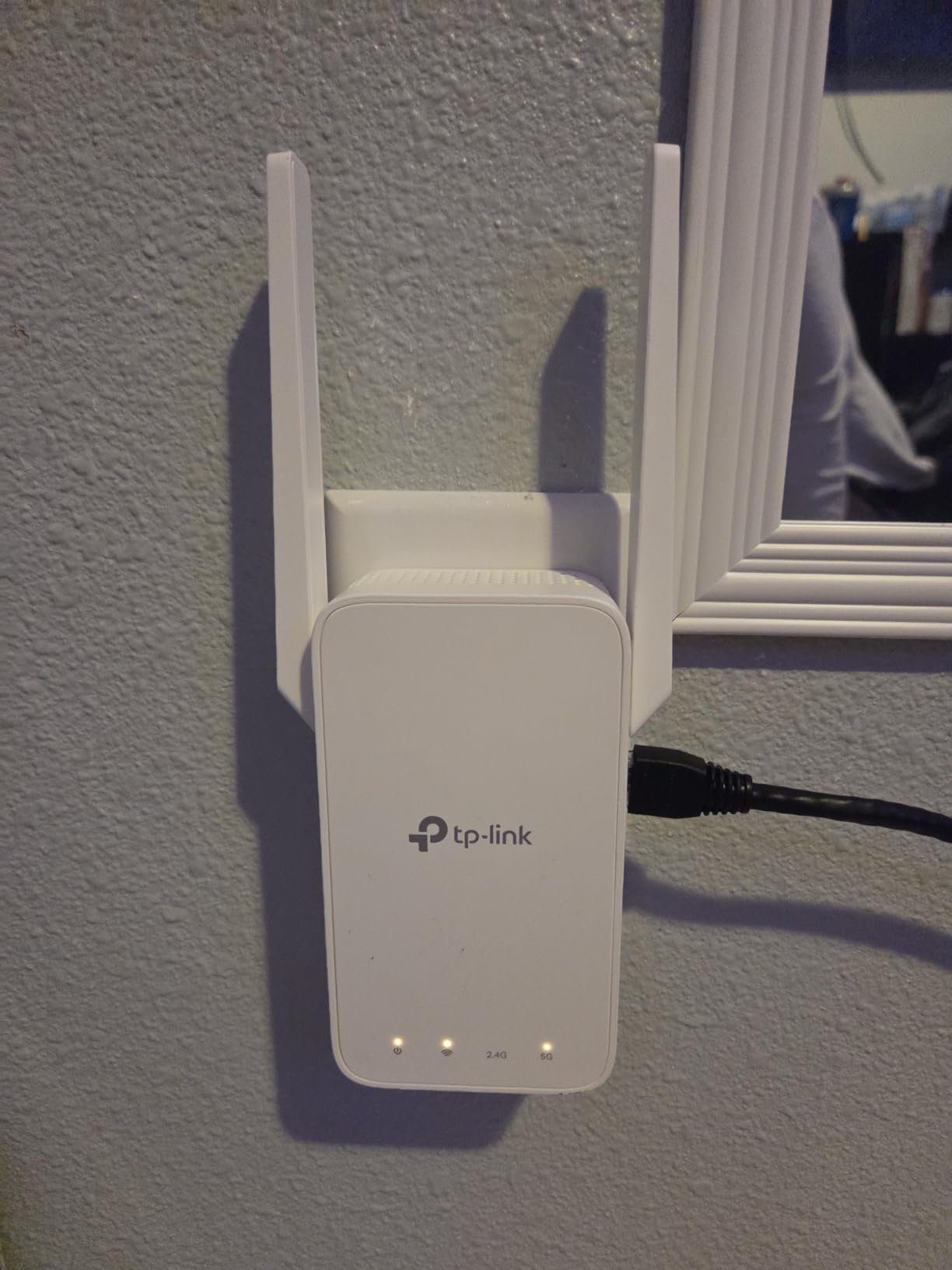TP-Link AC1200 WiFi Extender, 2023 Engadget Best Budget Pick, 1.2Gbps Signal Booster for Home, Dual Band 5GHz/2.4GHz, Covers Up to 1500 Sq.ft and 30 Devices,Support Onemesh, One Ethernet Port (RE315) customer photo 2