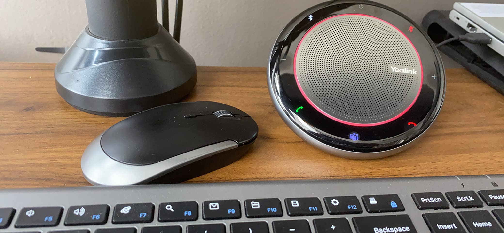 Yealink Bluetooth Speakerphone Conference Microphone Teams Certified CP700 USB Full Duplex Noise Reduction Algorithm Home Office 360° Voice Pickup customer photo 1