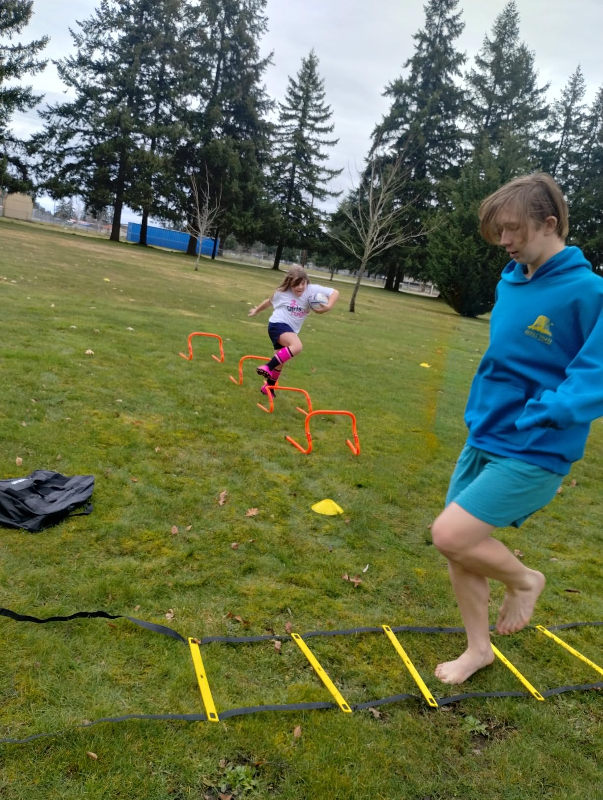 Agility Ladder Speed Training Equipment Set-20ft Agility Ladder,12 Soccer Cones,4 Hurdles, Jump Rope, Running Parachute| Basketball Football Soccer Training Equipment for Kids Youth Adults customer photo 2