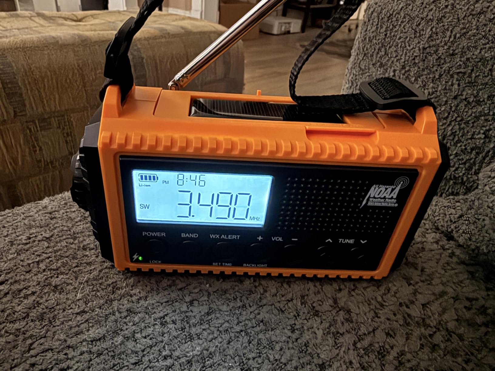 Raynic Emergency Radio, 5000mAh/18500mWh Weather Radio, Solar Hand Crank Radio with AM/FM/SW/NOAA Alert, Cell Phone Charger, Headphone Jack, Flashlight and SOS Siren customer photo 2