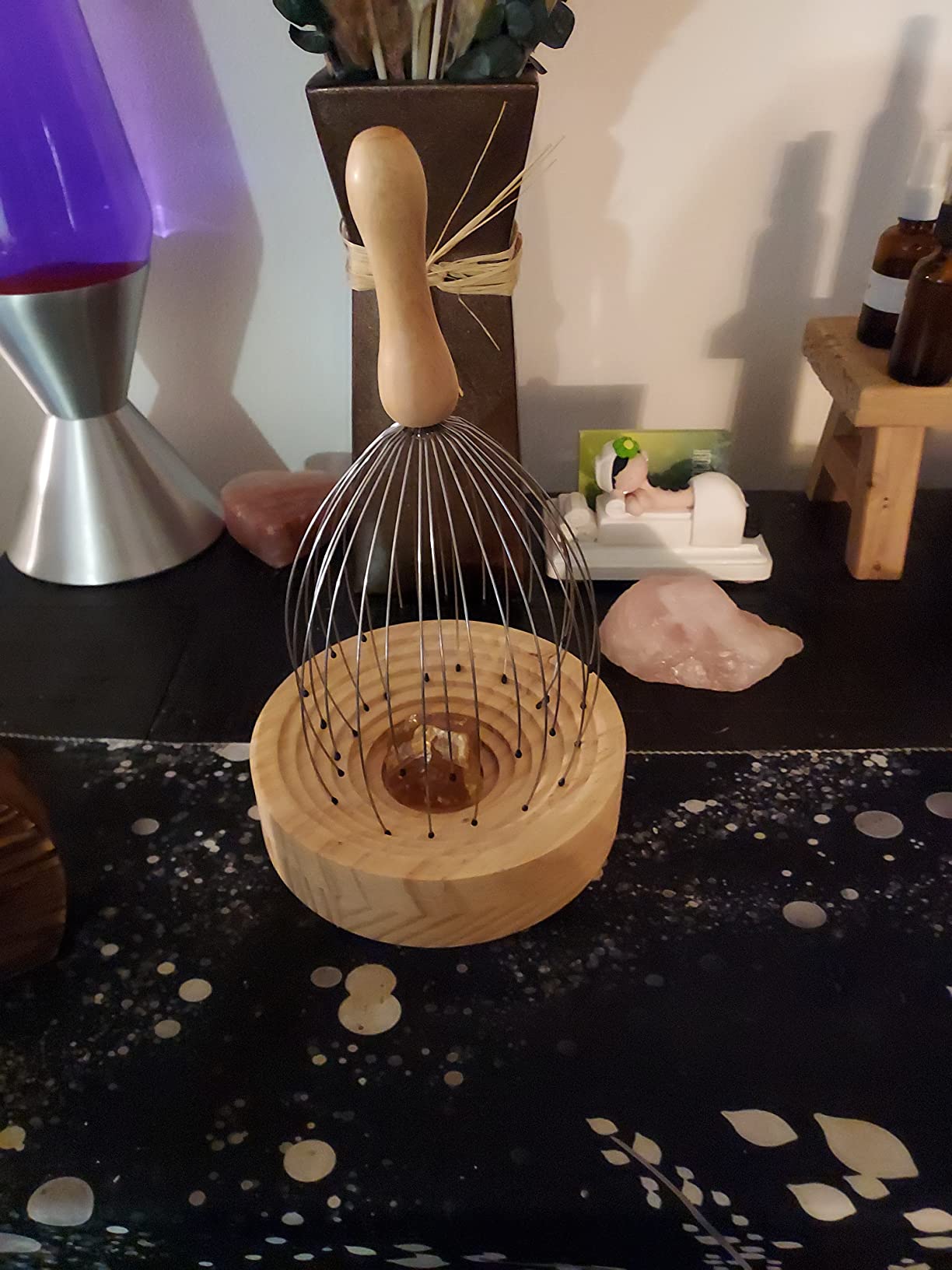 USAGA 32 Fingers Head Massager, Head Scratcher Scalp Massager, Stocking Stuffers Gift for Scalp Body Relaxing Wood Handle (1 Pack) customer photo 2