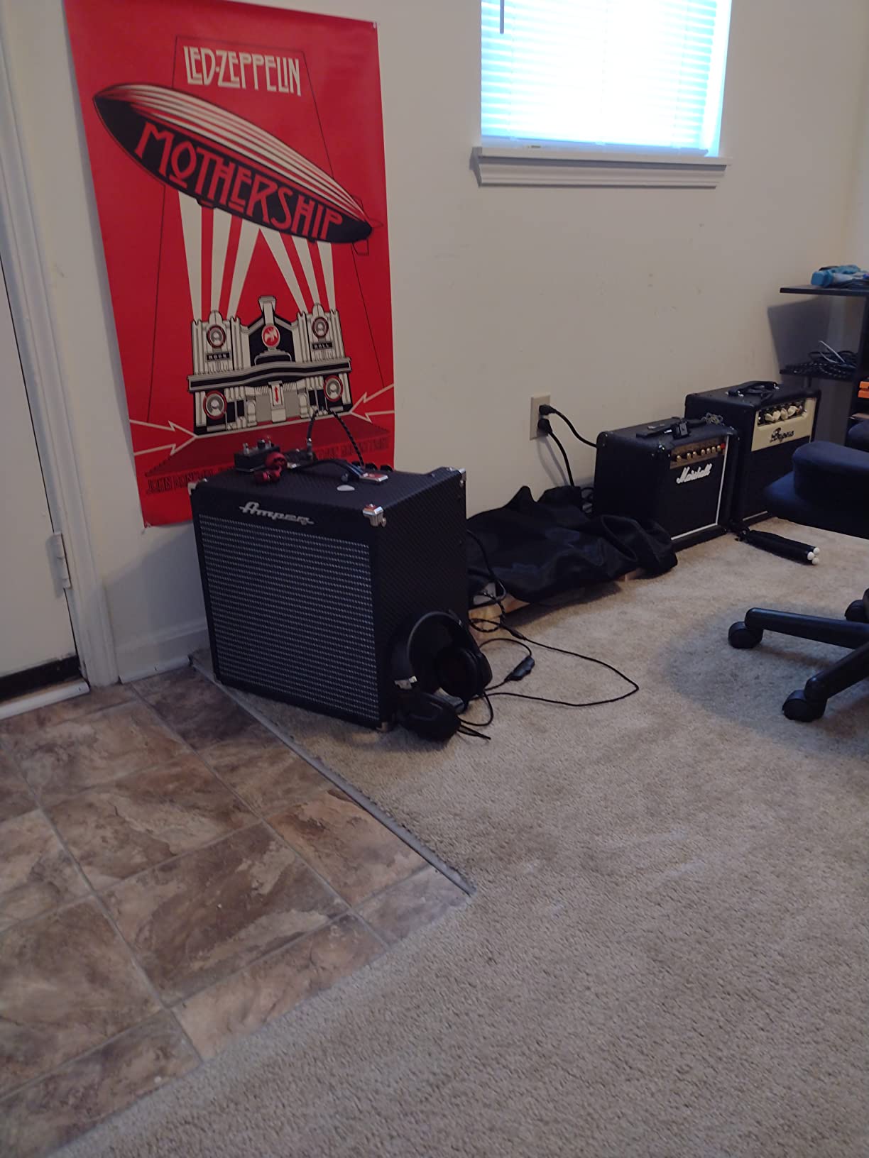 Ampeg Rocket Bass RB108 Bass Combo 1x8 30 Watts customer photo 1