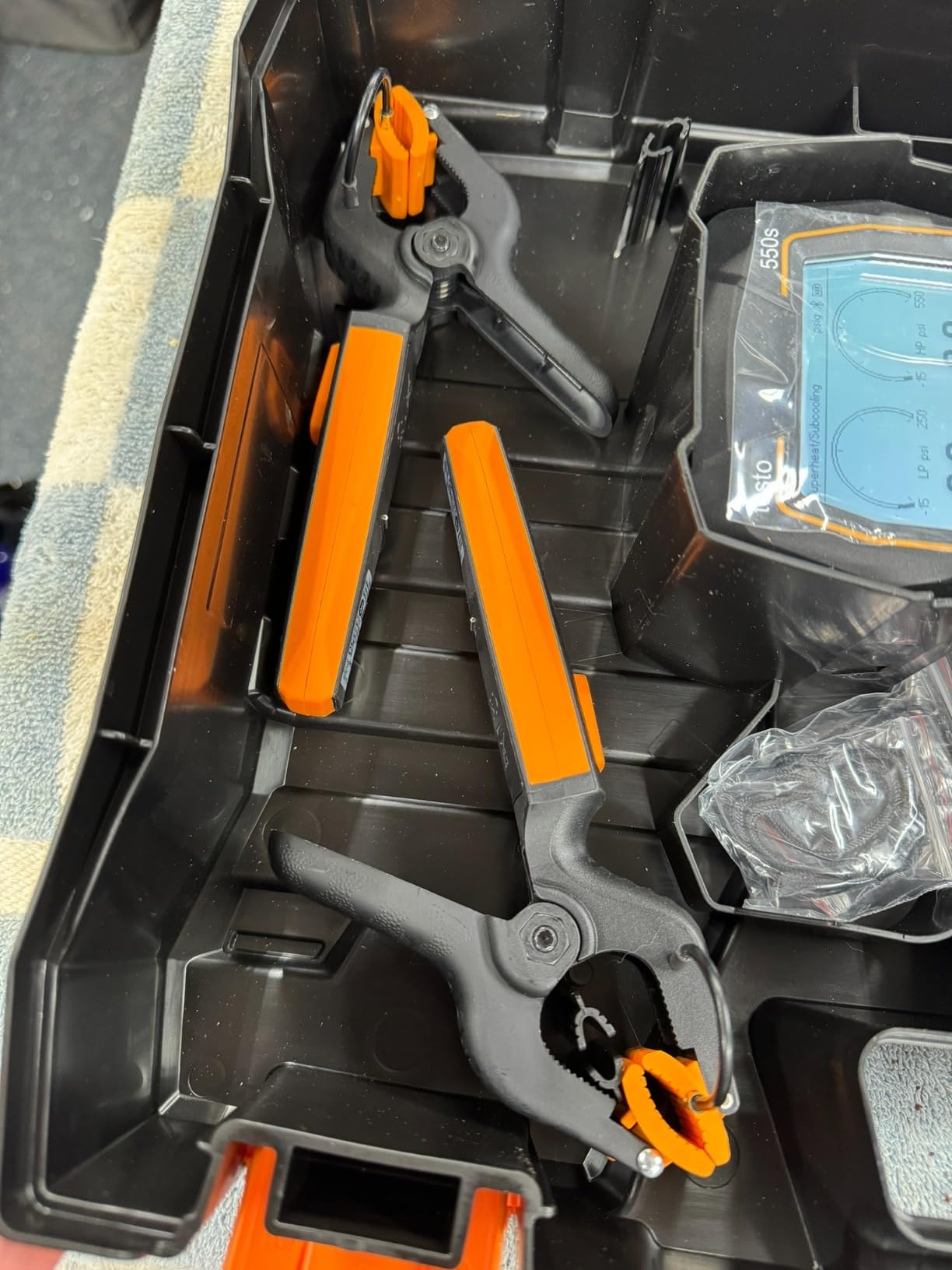 testo 550s AC Manifold Gauge Set - Manifold Gauges Hvac and Refrigeration - Incl. 2x testo 115i Pipe Clamp Thermometer - AC Recharge Kit with superheat, subcooling and Bluetooth customer photo 1