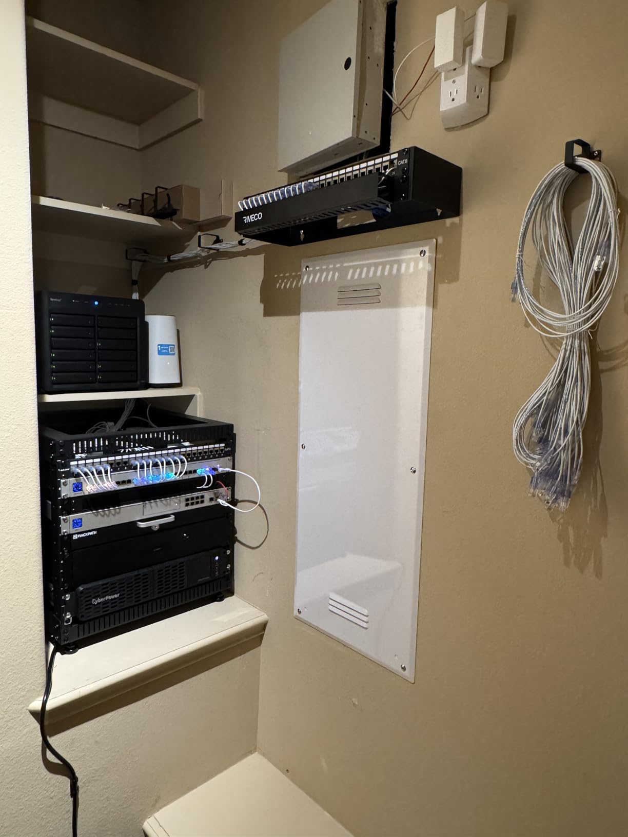 RIVECO 15U Server Rack Floor Standing Open Frame with Wheels - 19-inch 4 Post Quick Assembly AV Rack Network Heavy Duty Durable Black customer photo 2