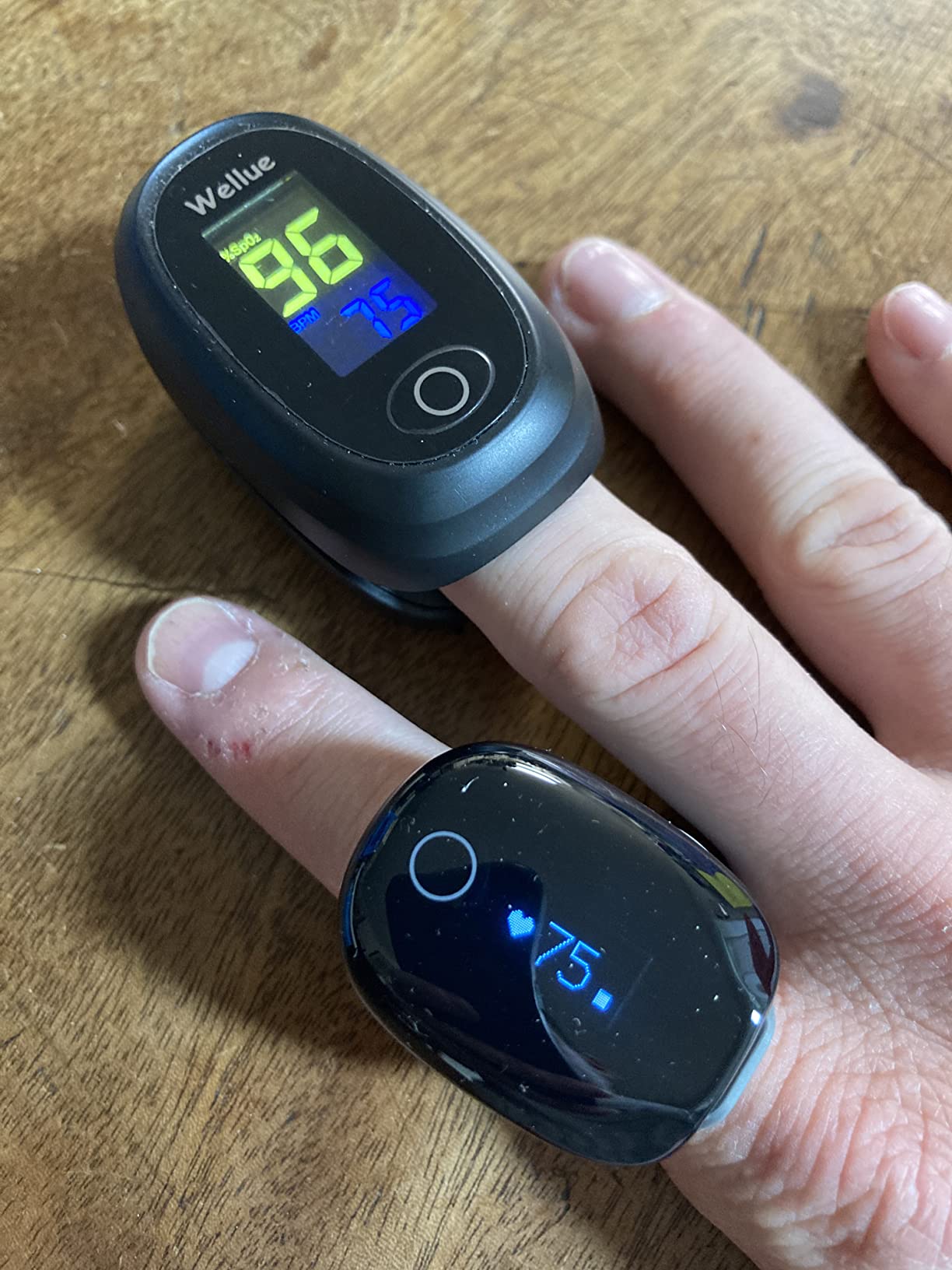 Wellue O2Ring Oxygen Monitor with Vibration Reminder -Bluetooth O2 Pulse Oximeter Rechargeable, Continuous Recording of SpO2 & PR, Blood Oxygen Saturation Tracker with Free APP & PC Reports customer photo 2