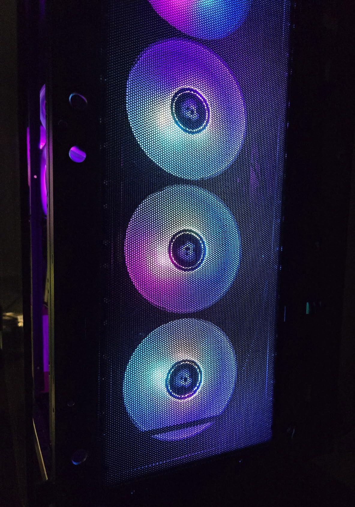 ARCTIC P12 PWM PST A-RGB - PC Fan, 120mm PWM Case Fan Optimized for Static Pressure, Semi-Passive: 200-2000 RPM (0 RPM <5%), 5V 3 pin ARGB LED, Single Fan - Black customer photo 2