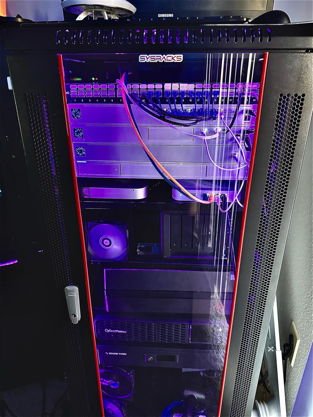 Sysracks 22U Wall Mount Server Rack Cabinet, 19 inch Locking Network Rack, 24 inch Deep, Glass Door, with Fan, PDU and Shelf customer photo 1