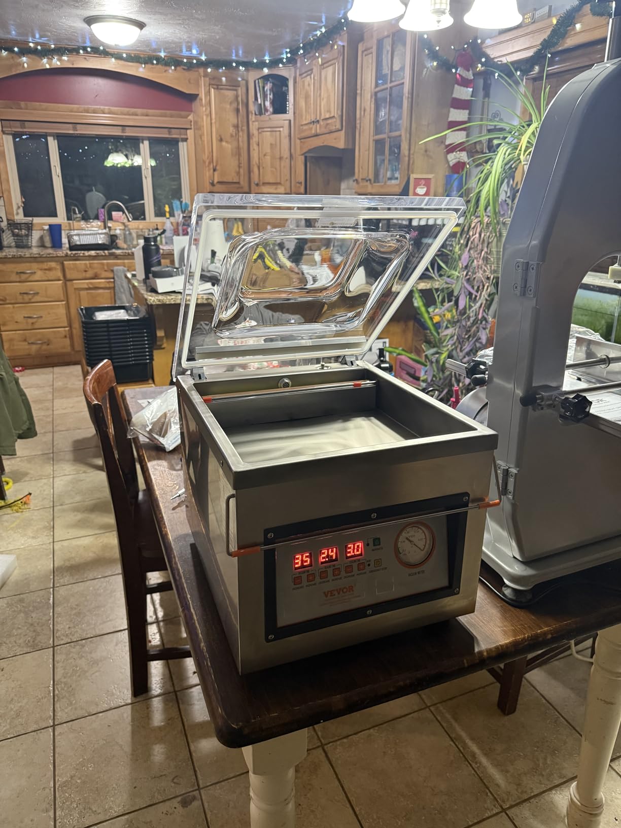 VEVOR Chamber Vacuum Sealer, 320W Sealing Power, Vacuum Packing Machine for Wet Foods, Meats, Marinades and More, Compact Size with 12.6 in Sealing Length customer photo 2