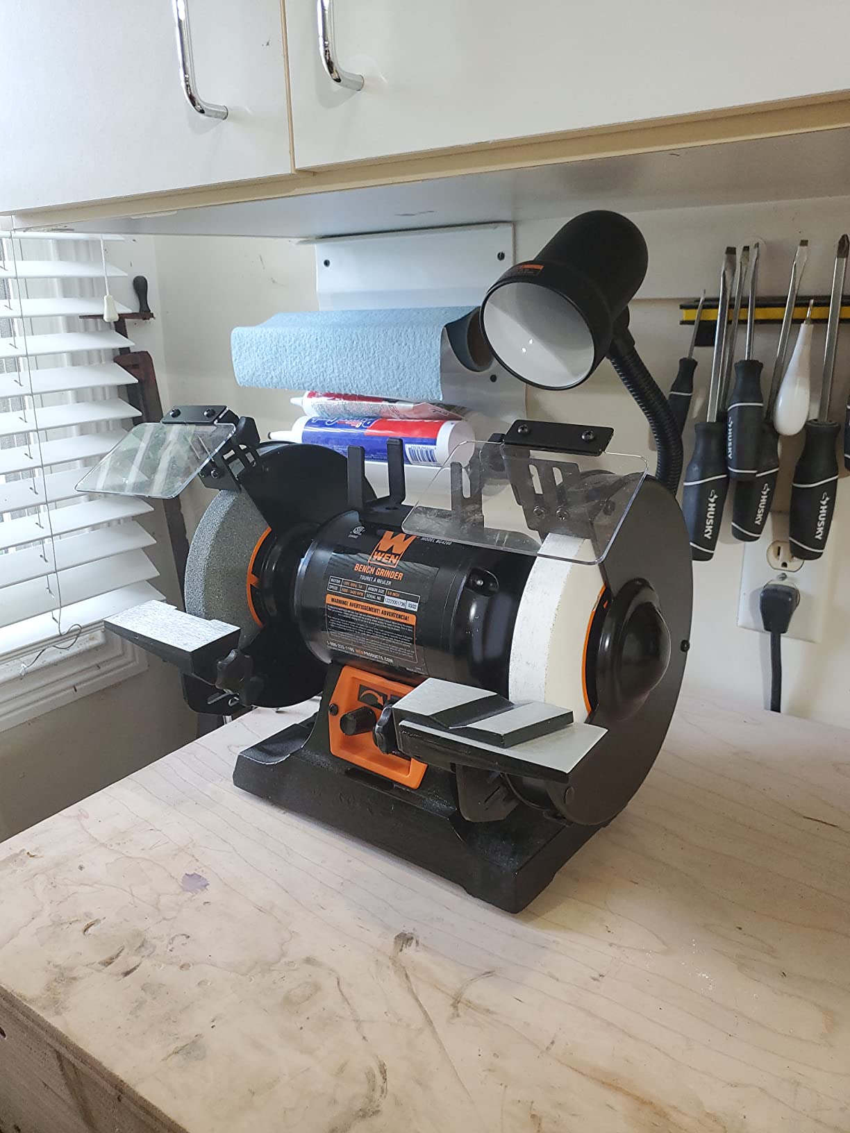 WEN BG4280 5-Amp 8-Inch Variable Speed Bench Grinder with Flexible Work Light customer photo 1