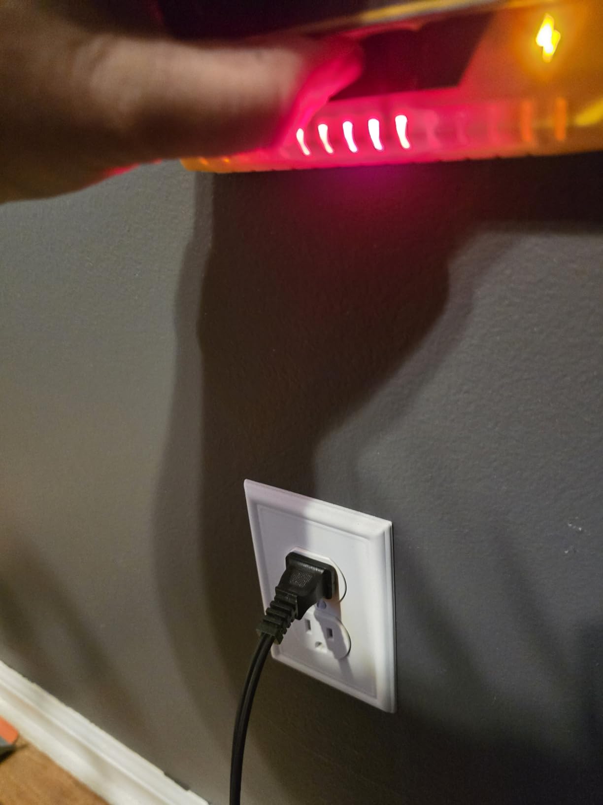 Franklin Sensors ProSensor M150/X990 Stud Finder with Live Wire Detection and 9-Sensors, Wood & Metal Stud Detector/Wall Scanner, Made in The USA customer photo 2