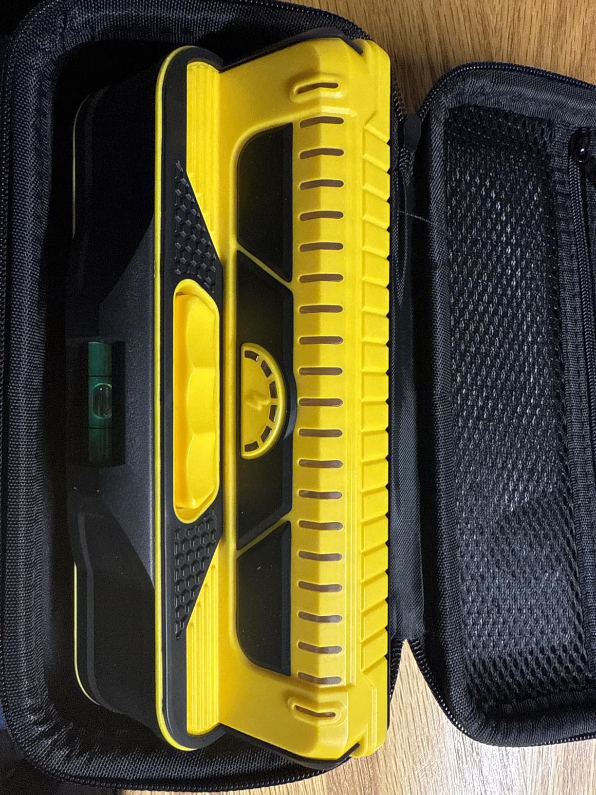 Franklin Sensors Prosensor M210 Stud Finder With 13-Sensors, Wood & Metal Stud Detector/Wall Scanner, Live Wire Detection, Made in the USA customer photo 1