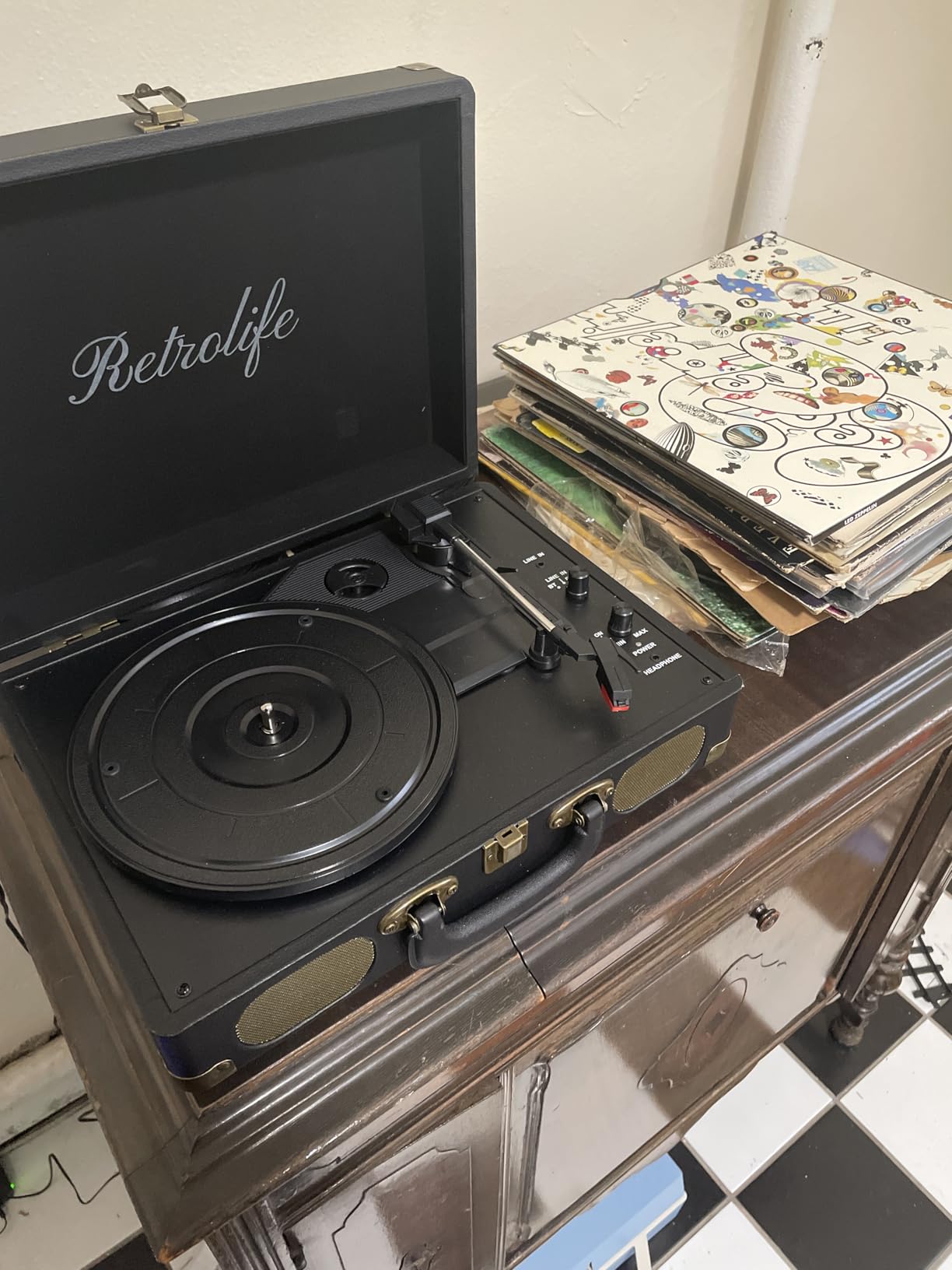 Vinyl Record Player 3-Speed Bluetooth Suitcase Portable Belt-Driven Record Player with Built-in Speakers RCA Line Out AUX in Headphone Jack Vintage Turntable customer photo 1