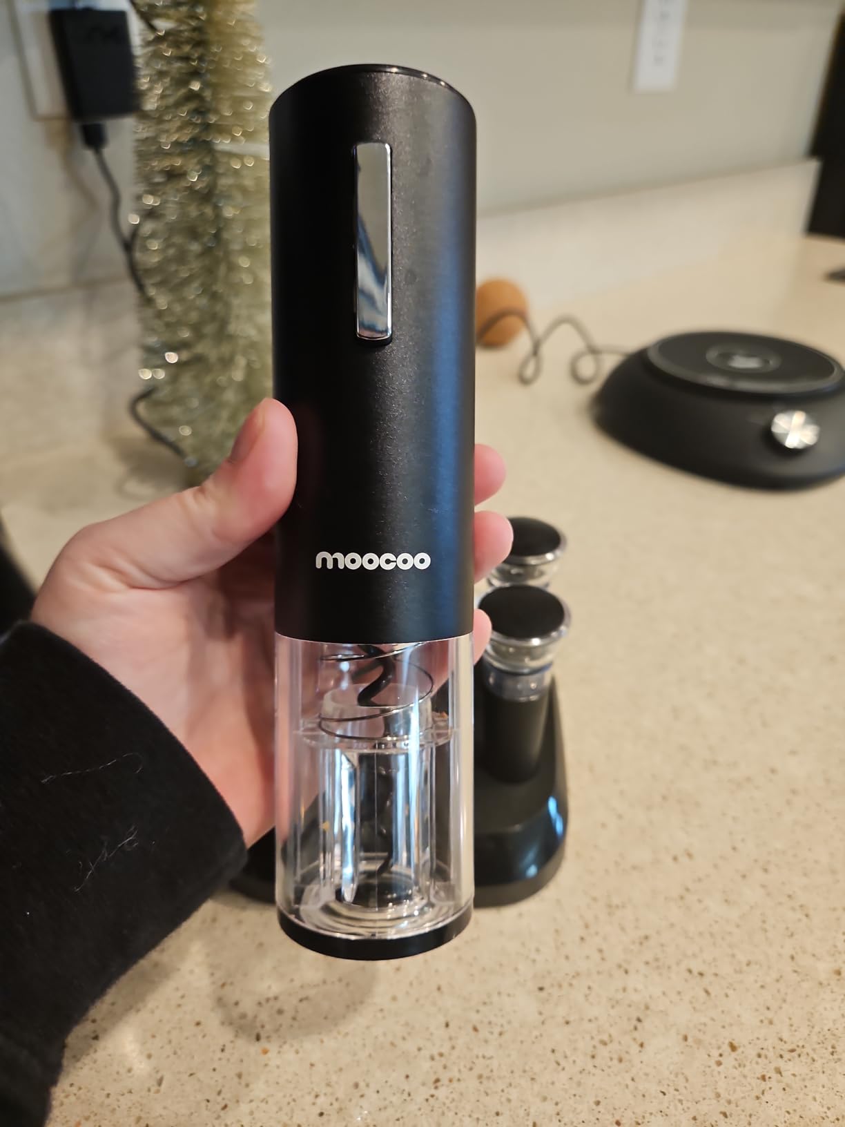 Electric Wine Opener with Charging Base, Cordless Electric Wine Bottle Opener with 2-in-1 Aerator &Pourer, Foil Cutter, 2 Vacuum Preservation Stoppers, Display Charging Station for Easy Storage customer photo 2